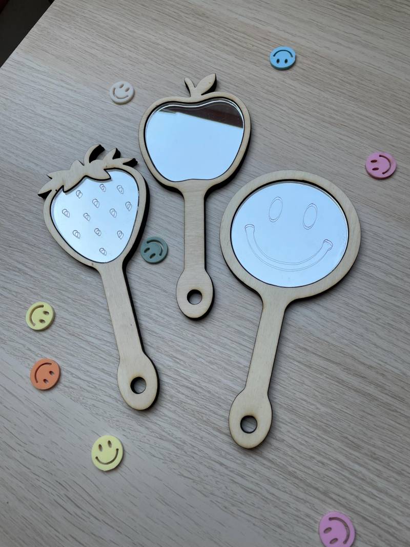 Spiegel Handspiegel Kinder Mädchen Personalisiert Erdbeere Apfel Smiley Geschenk Mitgebsel Spiegel Handspiegel Kinder Mädchen Personalisiert Erdbeere Apfel Smiley Geschenk Mitgebsel von Etsy - Kreativgrube8