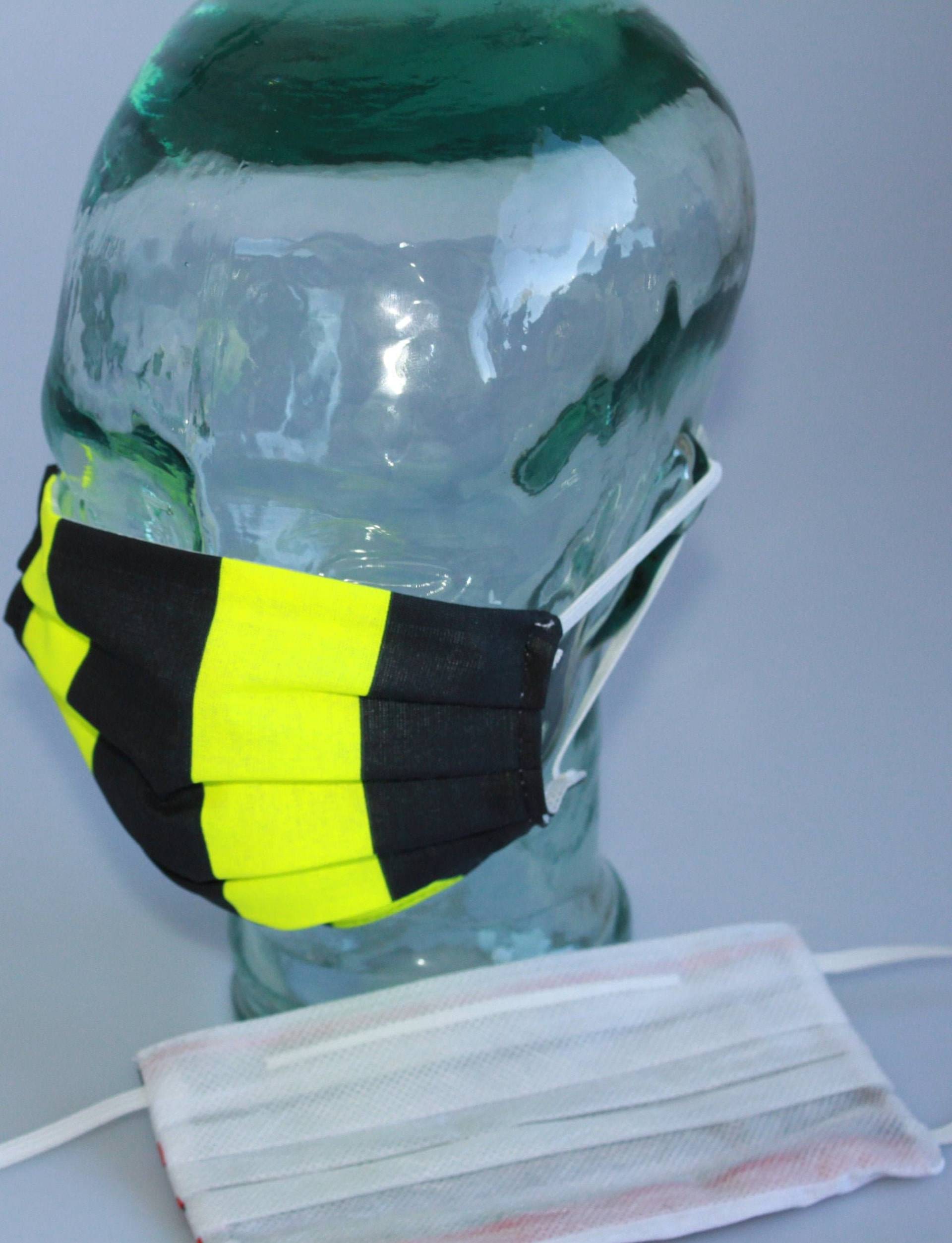 Maske Überzieher Textilmaske Aus Baumwolle Mit Zertifiziertem Innenvlies - Schwarz-Gelb Gestreift + Gratis Op-Maske Maske Überzieher Textilmaske Aus Baumwolle Mit Zertifiziertem Innenvlies - Schwarz-Gelb Gestreift + Gratis Op-Maske von Etsy - Kreativhaeuschen