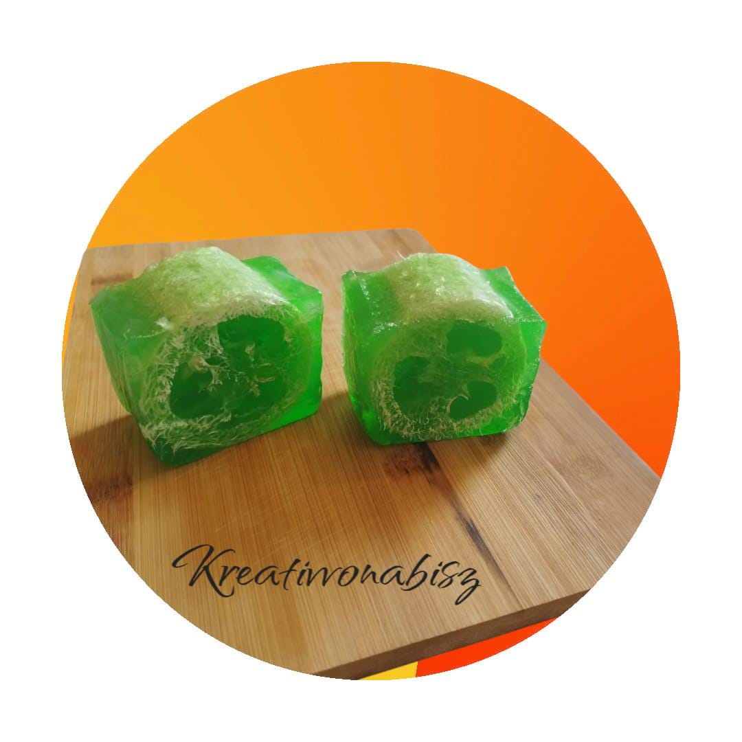 Handgefertigte Seifen, Luffaseife Melone Natürlich & Vegan von Etsy - Kreativvonabisz