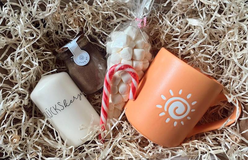 Geschenkbox "Heiße Schokolade" Hot Chocolate Surprise Box Gift Schokoliebe Geschenkbox "Heiße Schokolade" Hot Chocolate Surprise Box Gift Schokoliebe von Etsy - Krimsalabim