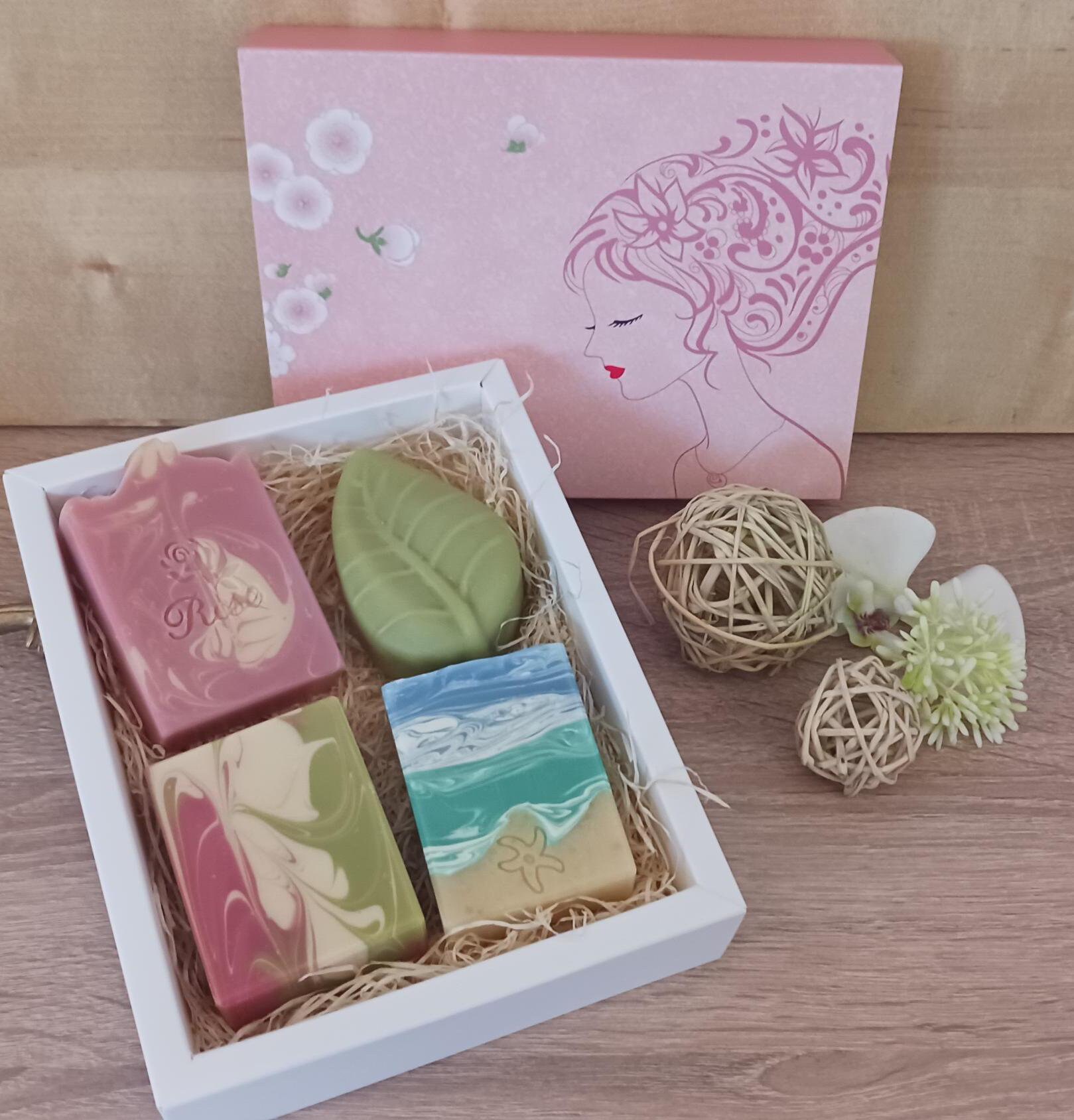 4 Seifen in Geschenkebox, Geschenkeschachtel, Vegan, Palmölfrei Und Plastikfrei, Geschenkartikel, Dusch Handseife 4 Seifen in Geschenkebox, Geschenkeschachtel, Vegan, Palmölfrei Und Plastikfrei, Geschenkartikel, Dusch Handseife von Etsy - KristinsSeifentraum