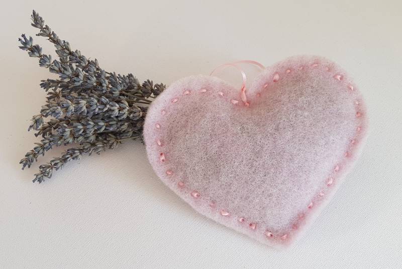 Lavendel-Herz Aus Schafwolle von Etsy - KronenherzDesign