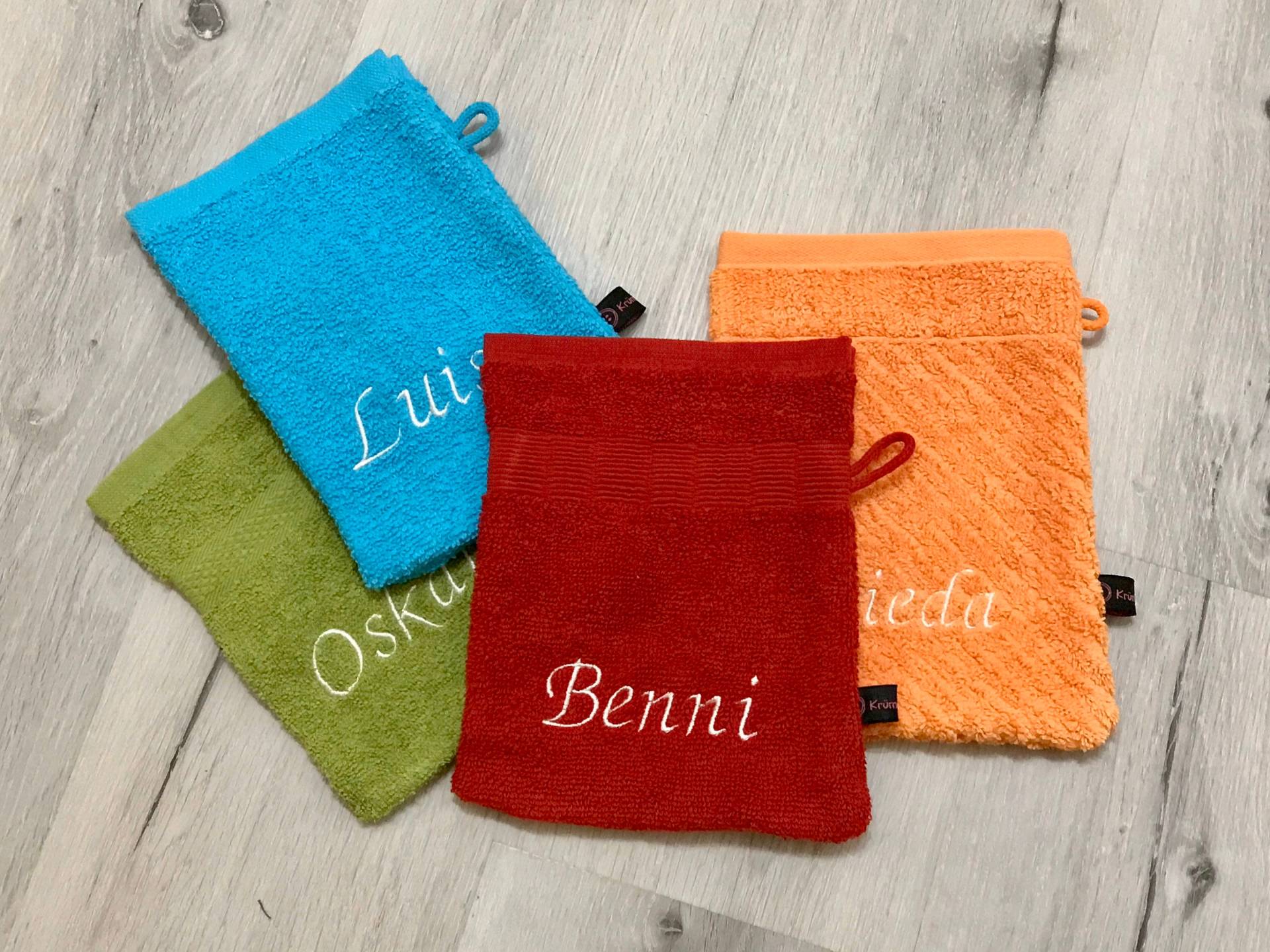 Waschlappen Waschhandschuh Mit Namen Wunschnamen Mehrere Farben von Etsy - KruemelsAtelier