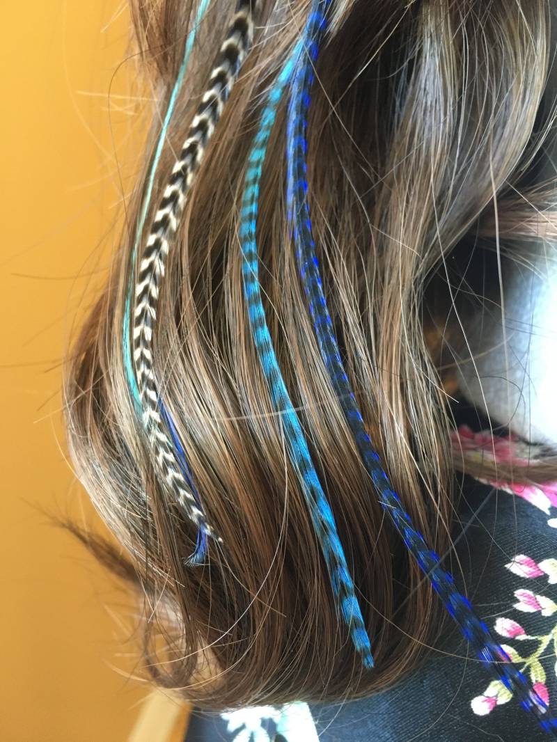 Blaue Feder Haarspange Türkise & Grizzly Federn von Etsy - KstarFeathers