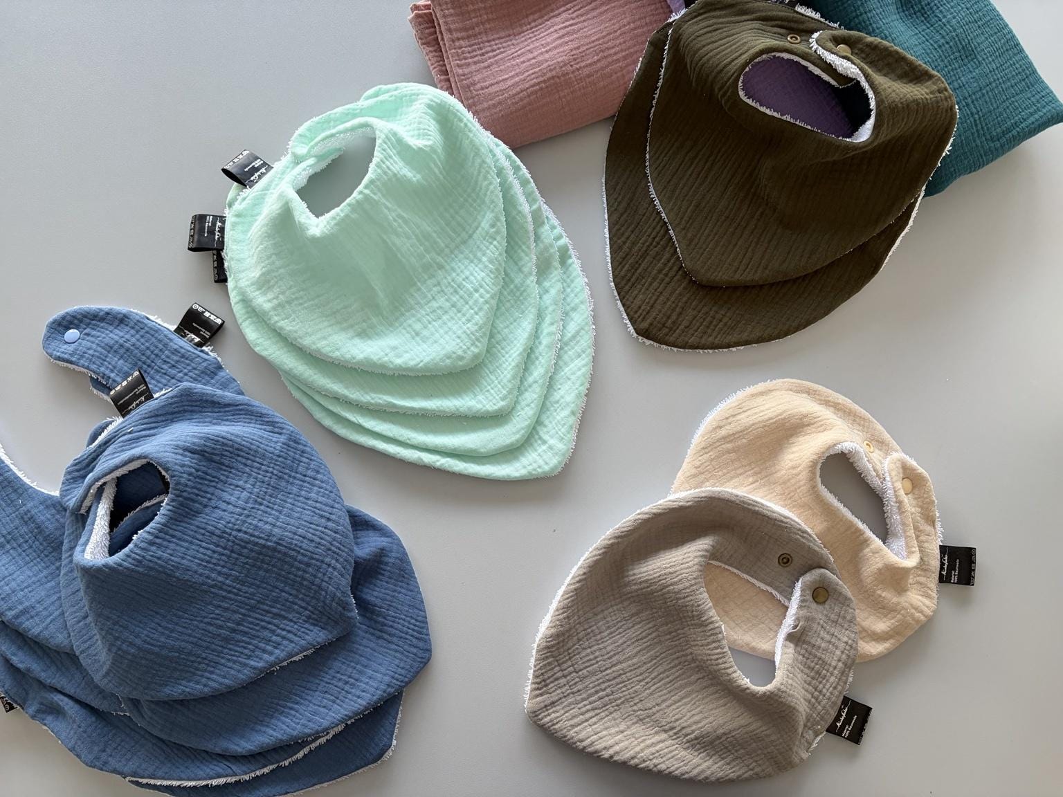 Musselin Lätzchen Personalisiert Mit Namen | Baby Spucktuch Baumwolle Oeko-Tex Geschenk Geburt Sabberlätzchen Handmade Hamburg von Etsy - KuestenfieberDesign