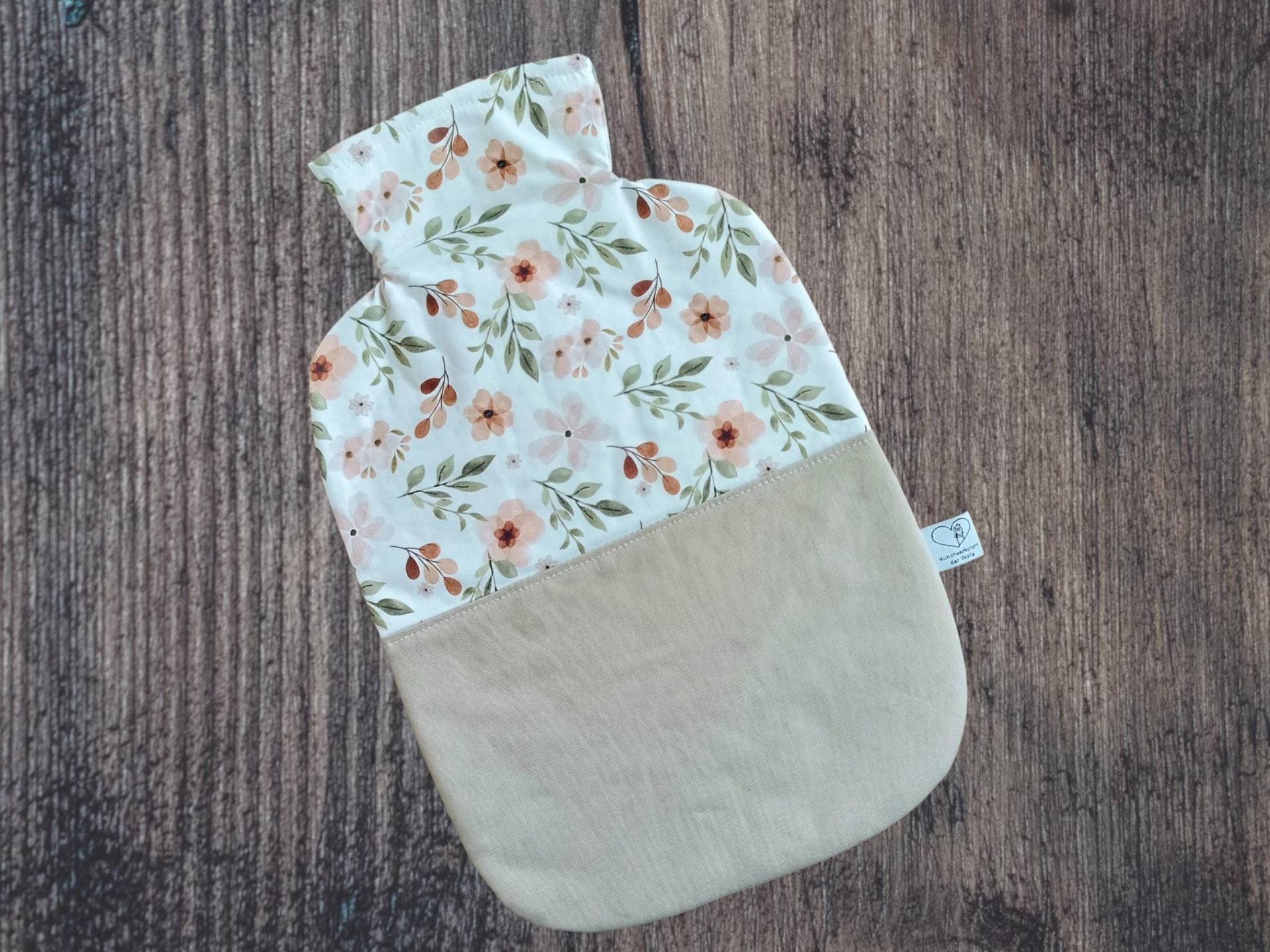 Wärmflasche Blumen Beige Weiß Wärmflaschenbezug von Etsy - KunstwerkstattWolle