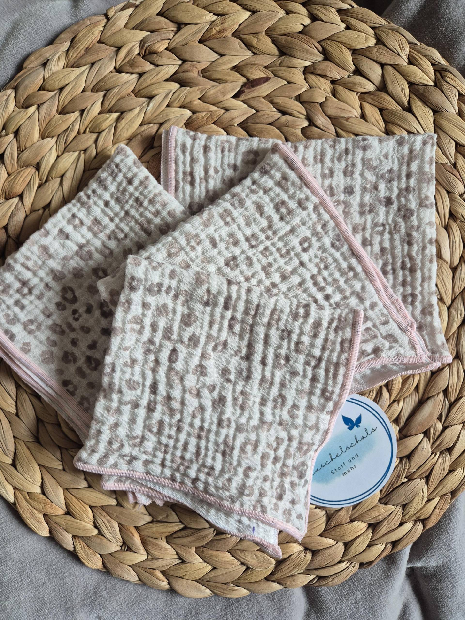 Handkerchief Beige Fabric Soft Washable Stylish Ecofriendly Sustainable Reusable Musselin Slowfashion Handkerchief Beige Fabric Soft Washable Stylish Ecofriendly Sustainable Reusable Musselin Slowfashion von Etsy - Kuschelschals