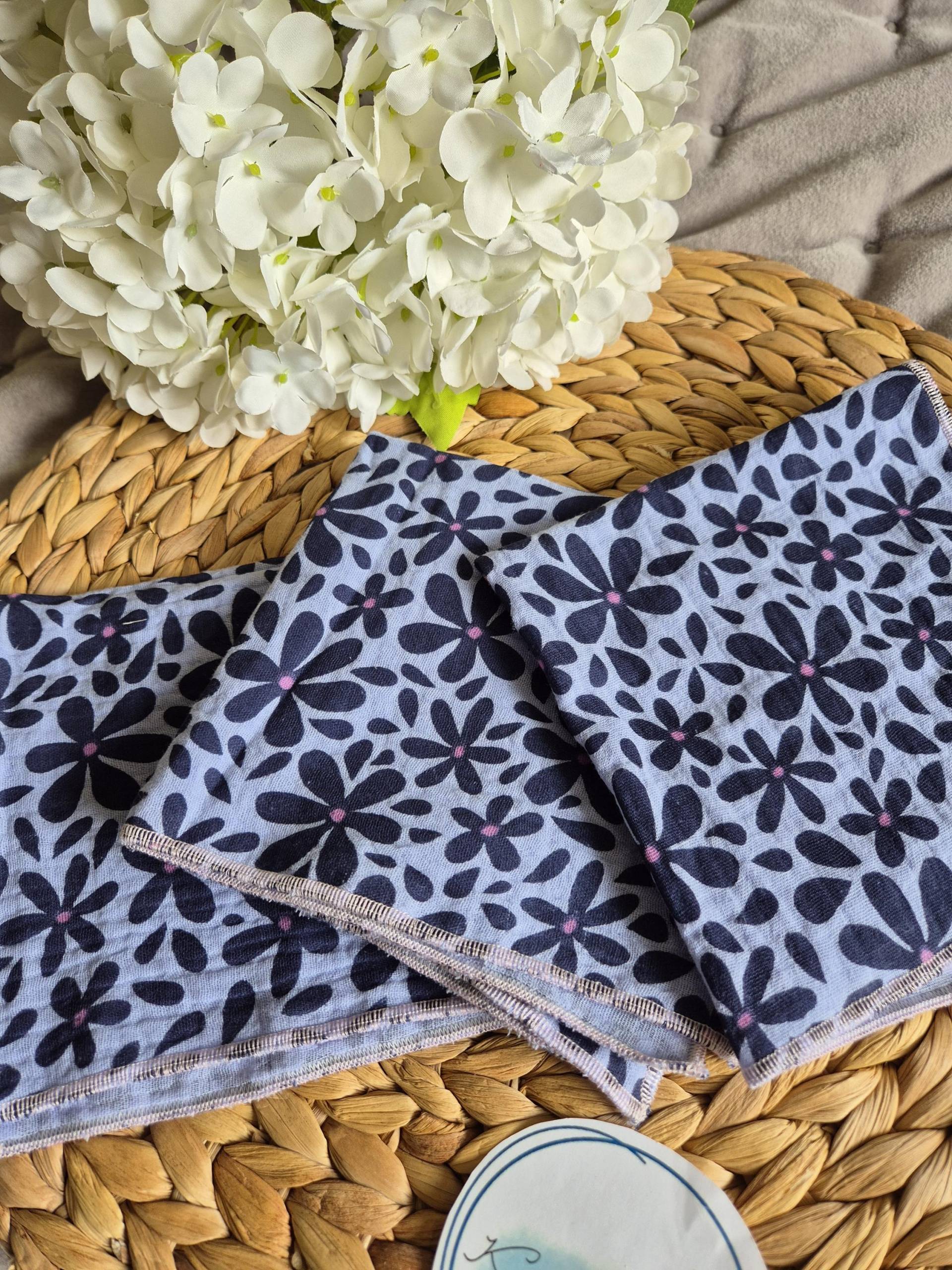 Handkerchief Tissue Fabric Soft Washable Stylish Ecofriendly Sustainable Reusable Musselin Set Of 3 Ecological Vegan Ca 30x30cm Handkerchief Tissue Fabric Soft Washable Stylish Ecofriendly Sustainable Reusable Musselin Set Of 3 Ecological Vegan Ca 30x30cm von Etsy - Kuschelschals