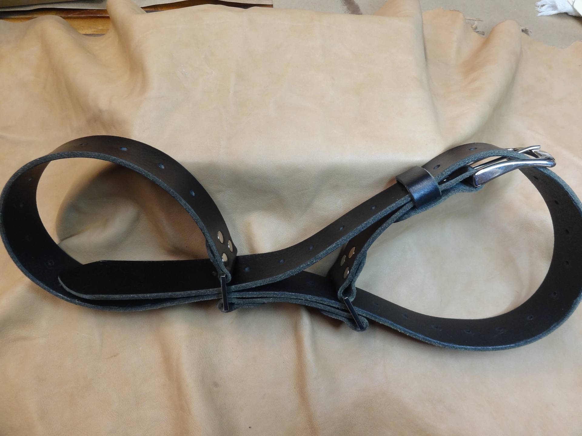 Leder Gürtel von Etsy - KustomKinkLeather