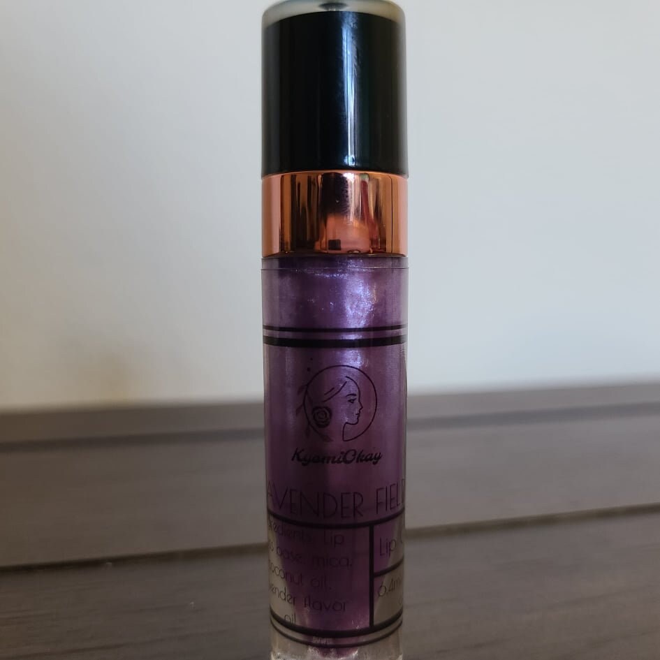 Lavendelfelder - Feuchtigkeitsspender Lippenglanz Lavendelfelder - Feuchtigkeitsspender Lippenglanz von Etsy - KyomiOkay