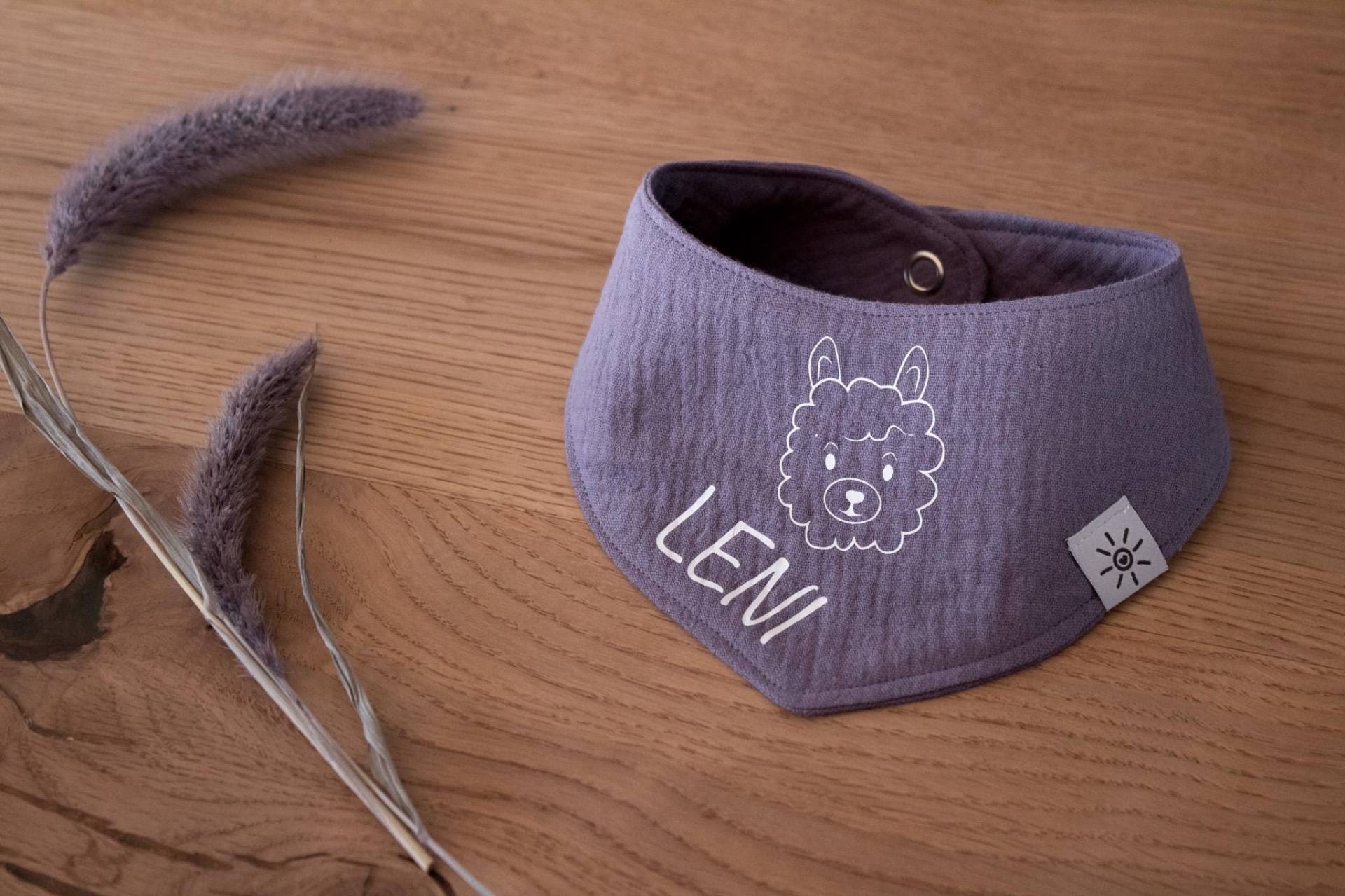 Personalisiertes Musselin Halstuch Für Babys Mit Namen Und/Oder Motiv - Lila Personalisiertes Musselin Halstuch Für Babys Mit Namen Und/Oder Motiv - Lila von Etsy - LAKAKIKO