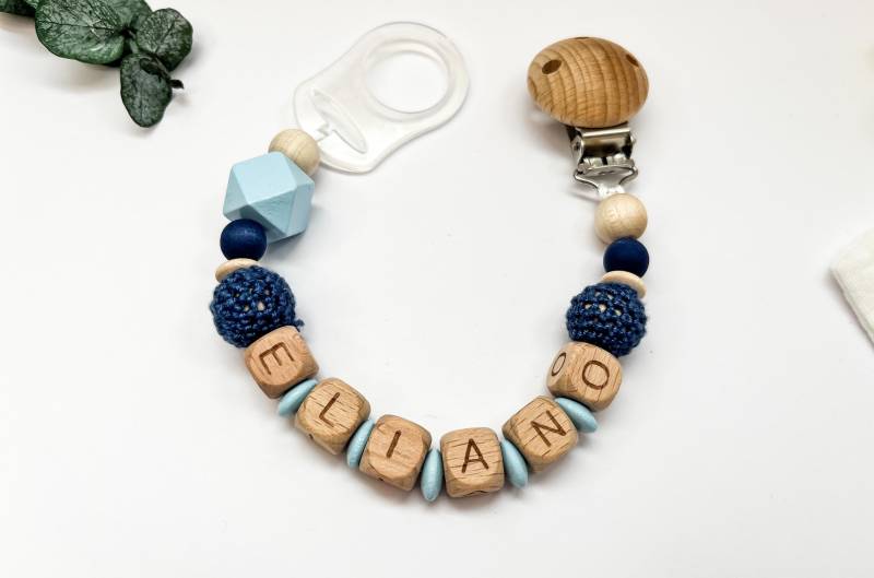 Schnullerkette Personalisiert Mit Namen - Geschenk Zur Baby Shower, Geburt Und Taufe Babygeschenk Holz Handmade Mädchen & Junge von Etsy - LANALUNAde