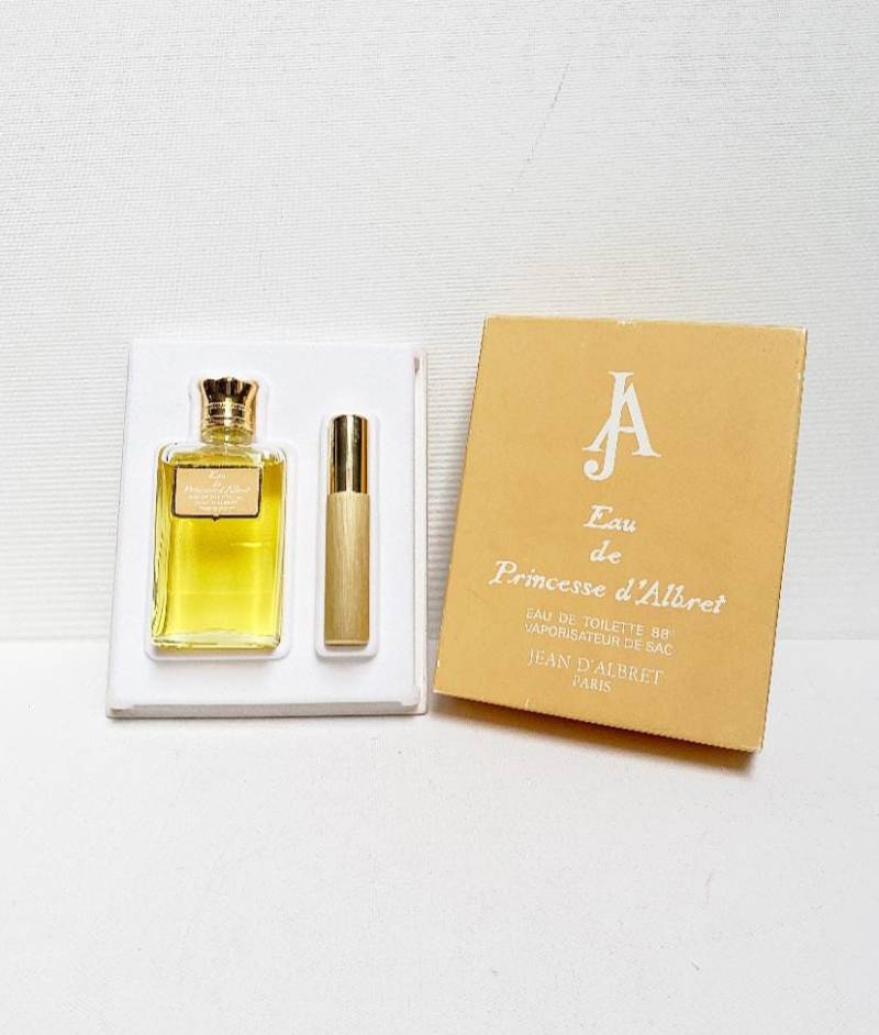 Vintage Original Jean D'albret , Eau De Princesse D'albret, Toilette, Mit Taschen Parfum Zerstäuber Im Set, Orlane Paris von Etsy - LASTWALLFLOWER