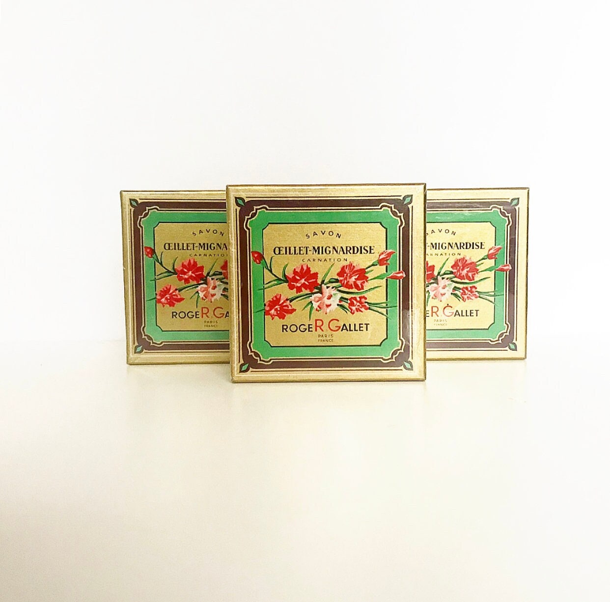 Vintage Roger & Gallet Seife/"Oeillet Mignardise" Paris, France Bath-Soap Vintage Roger & Gallet Seife/"Oeillet Mignardise" Paris, France Bath-Soap von Etsy - LASTWALLFLOWER