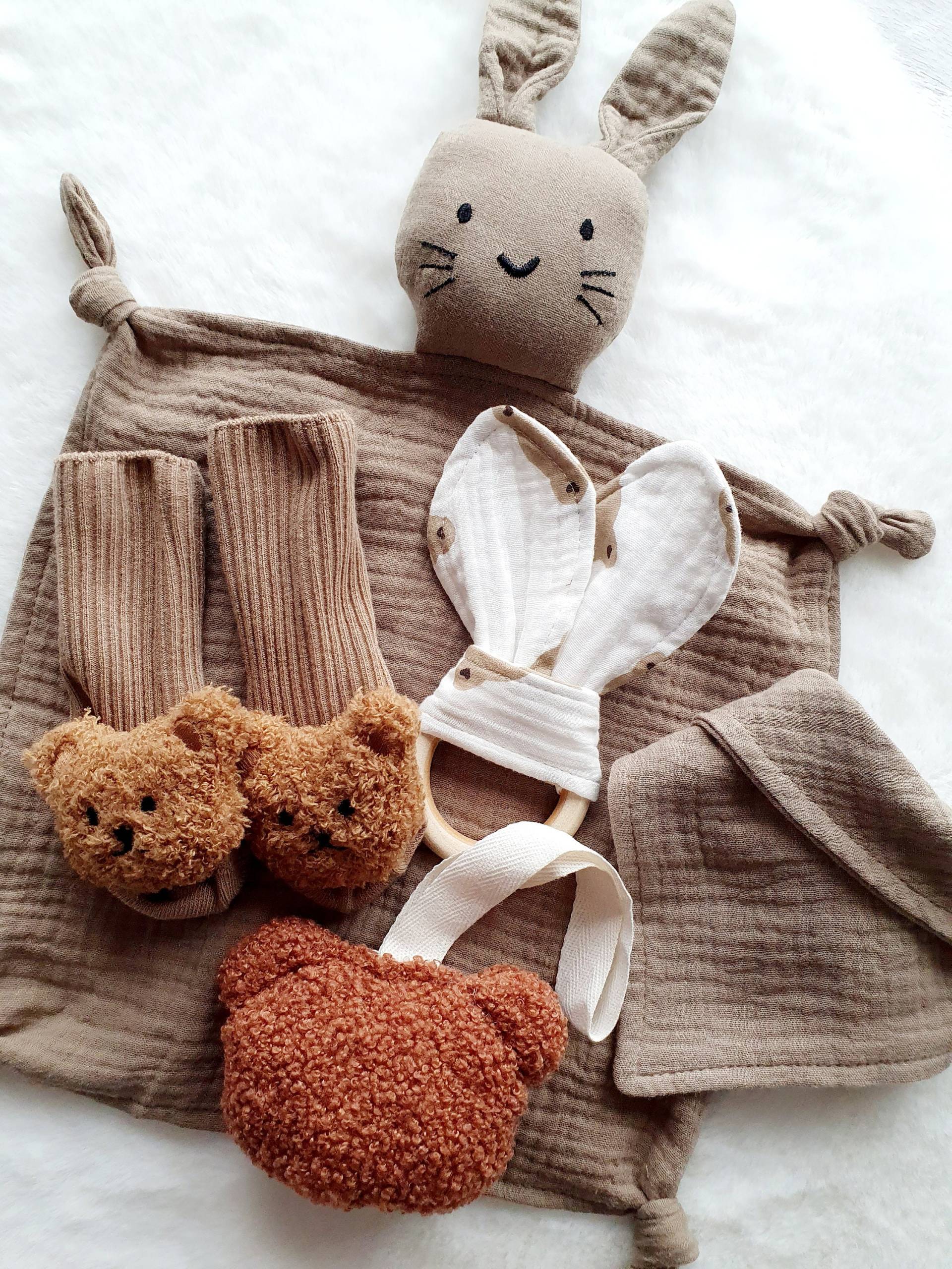 Personalisiertes Baby Geschenk Mit Schmusehase, Schmusetuch Personalisiert, Set Neugeboren, Geburt, Laviosar von Etsy - LAVIOSAR