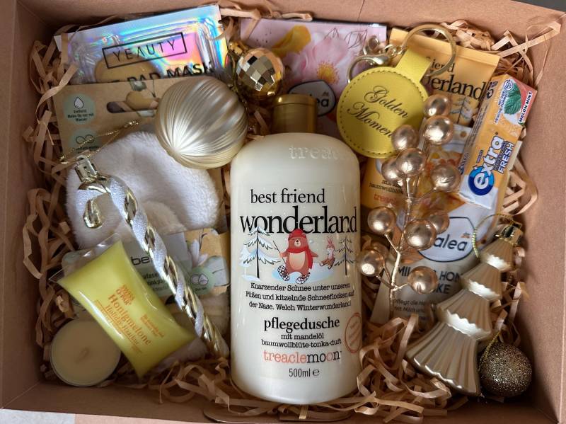 Geschenkbox Gold, Weihnachtsgeschenk Frau, Wellness Geschenkkorb, Xmas Geschenk Frau Gold, Goldene Wellnessbox, Weihnachten Geschenkbox Gold, Weihnachtsgeschenk Frau, Wellness Geschenkkorb, Xmas Geschenk Frau Gold, Goldene Wellnessbox, Weihnachten von Etsy - LEMARIDESIGN