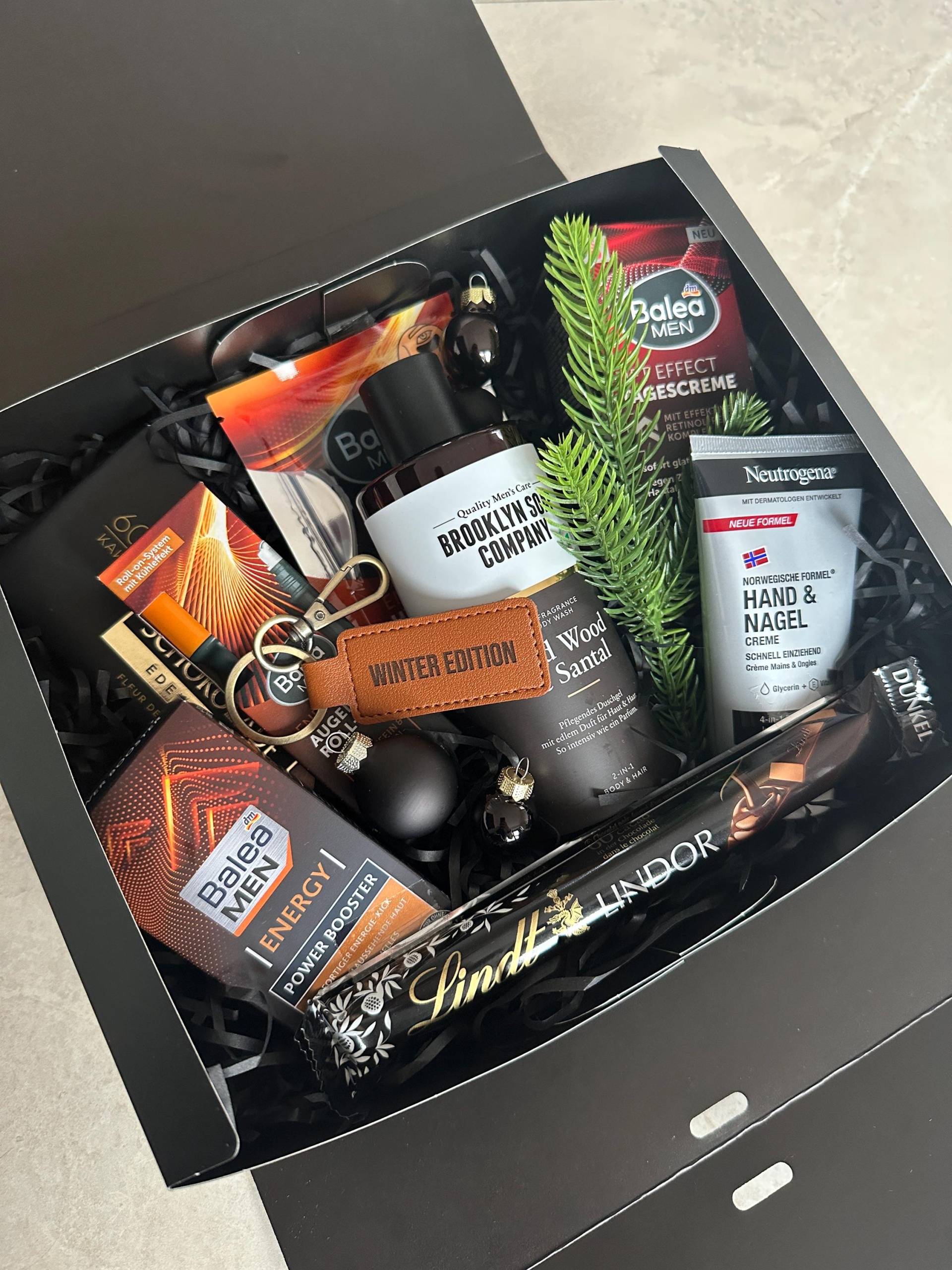 xmas Geschenkbox For Men, Weihnachtsbox, Weihnachtsgeschenk Freund, Weihnachtsbox Blau, Geschenk Mann, Für Ihn xmas Geschenkbox For Men, Weihnachtsbox, Weihnachtsgeschenk Freund, Weihnachtsbox Blau, Geschenk Mann, Für Ihn von Etsy - LEMARIDESIGN