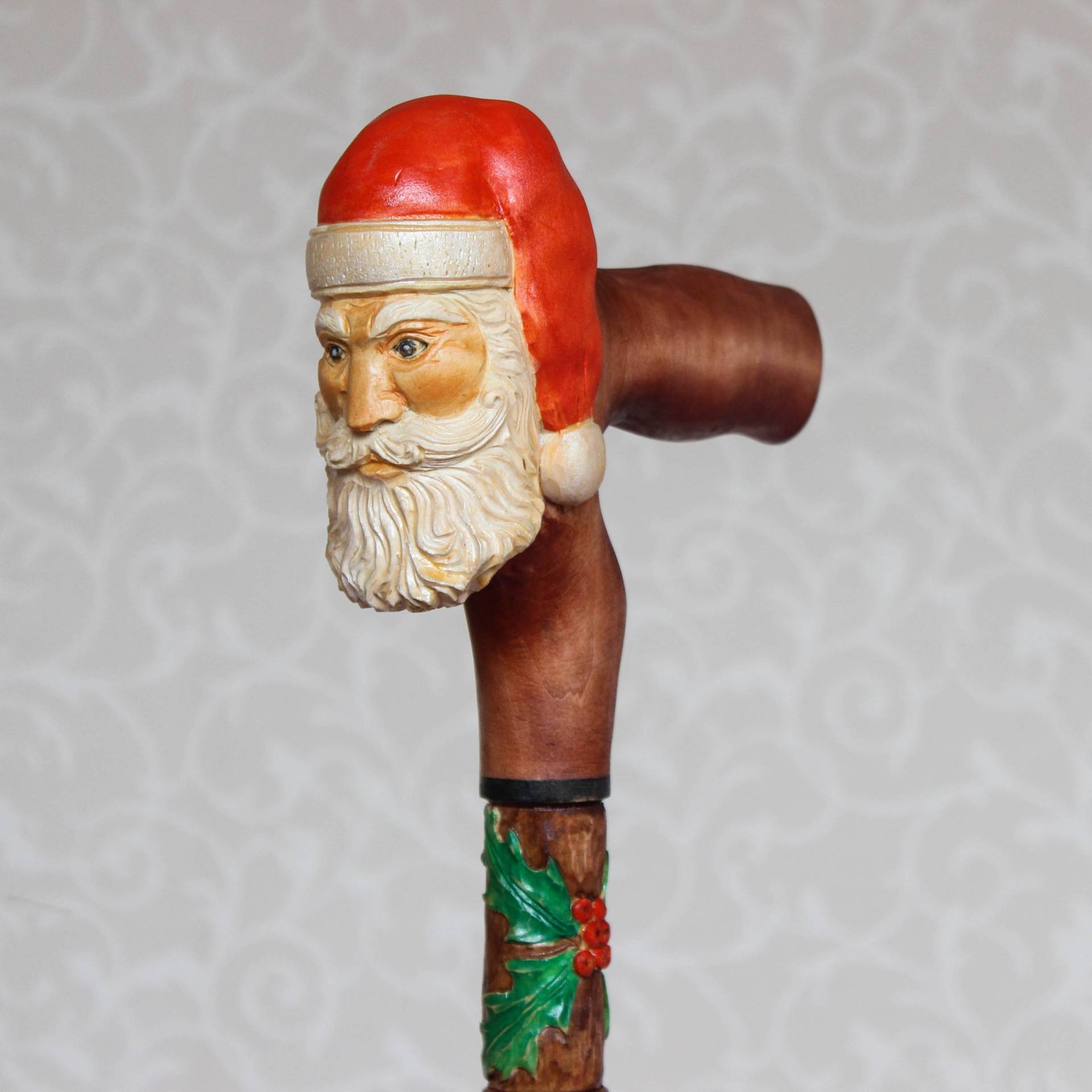 Gehstock Mit Weihnachtsmann Handgeschnitzter Griff Und Schaft Nach Maß Handgeschnitzte Aus Der Ukraine Gehstöcke von Etsy - LEMWoodDesign