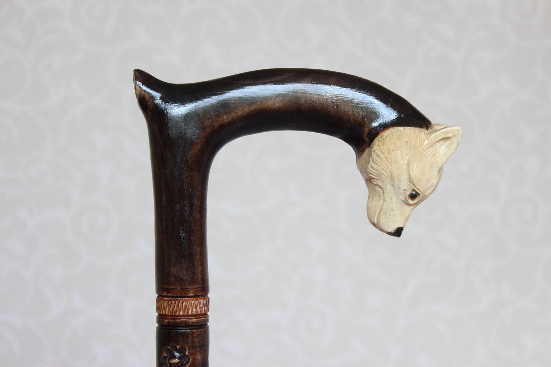 Handgefertigte Holz Gehstock Für Hunde, Geschnitzter Griff, Wanderstock Handgefertigte Holz Gehstock Für Hunde, Geschnitzter Griff, Wanderstock von Etsy - LEMWoodDesign