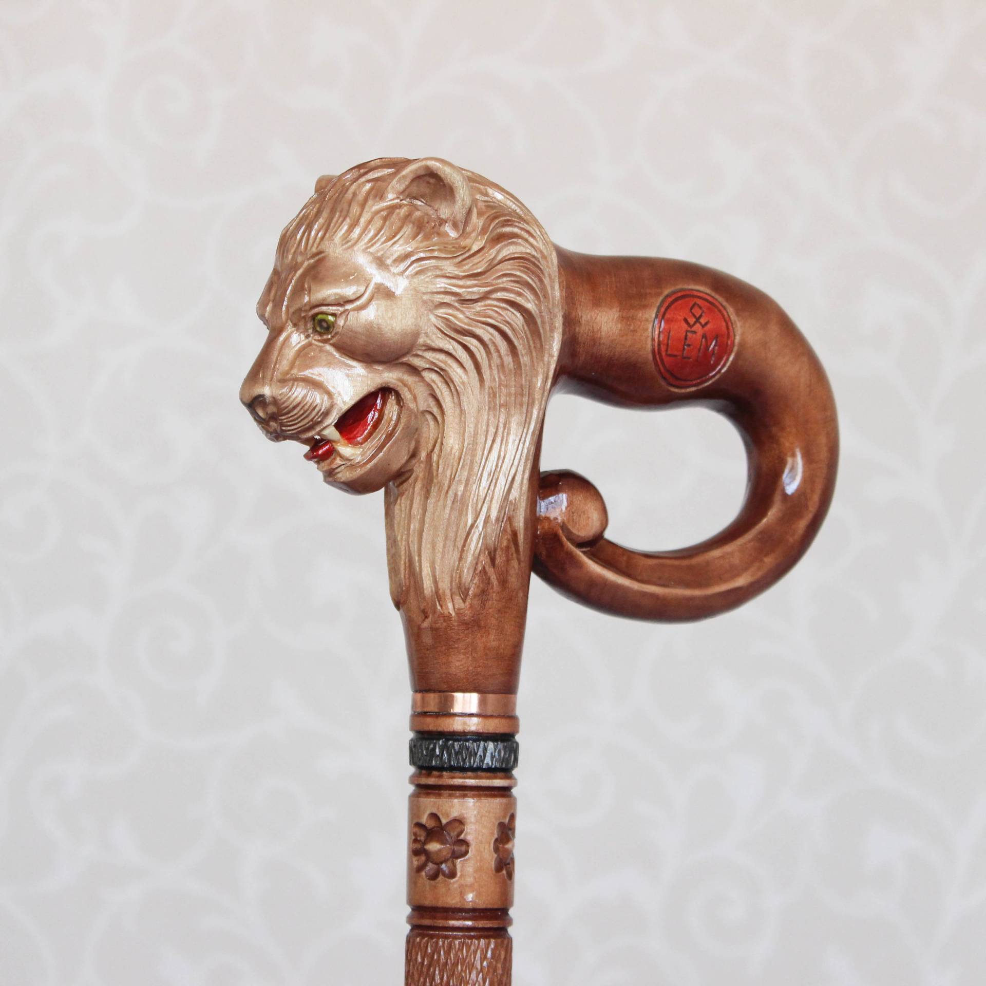 Hand Geschnitzter Löwe Wanderstock Eleganter Wanderstock Aus Holz von Etsy - LEMWoodDesign