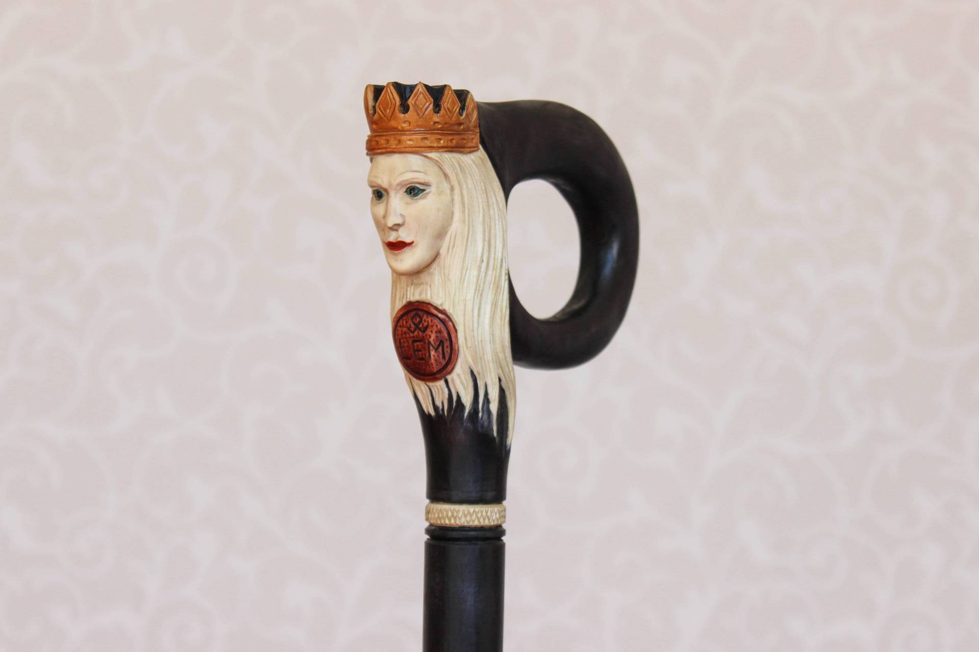 "Schwarzer Gehstock Für Frauen "Dark Queen" Geschnitzter Griff Wanderstock Handgeschnitzter Holzhandwerk Eleganter Holzstock Gehstöcke Gehstöcke." von Etsy - LEMWoodDesign