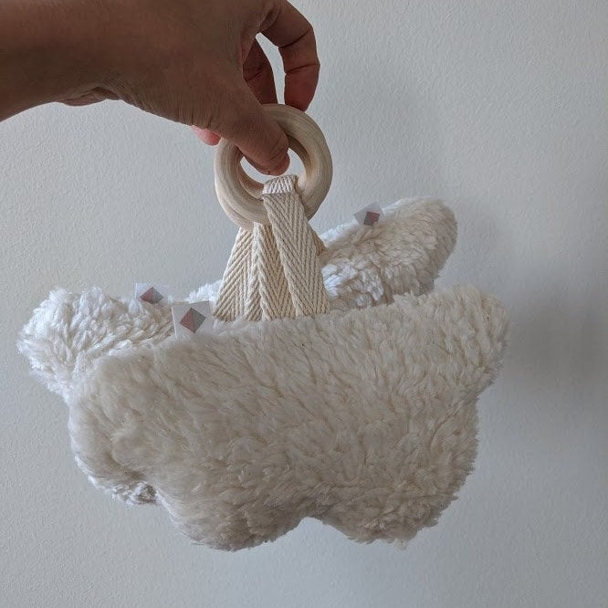 Geschenk Zur Geburt // Greifring Zum Zahnen Baby Aus 100% Nachhaltiger Bio-Baumwolle Flauschiges Kissen Mit Beißring von Etsy - LIMOclothing