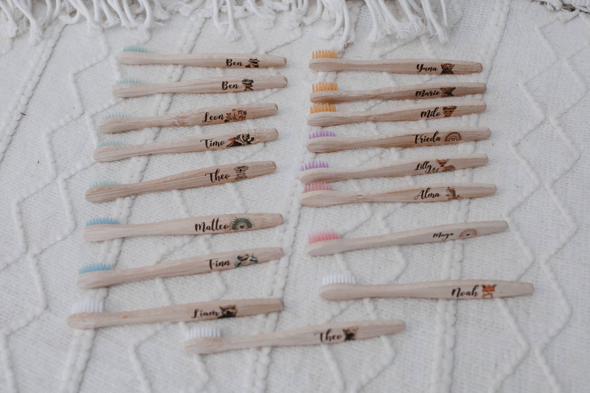 Personalisierte Bambuszahnbürste Für Kinder, Kinderzahnbürste Mit Name Personalisierte Bambuszahnbürste Für Kinder, Kinderzahnbürste Mit Name von Etsy - LOVELYWILDMOMENTSDE