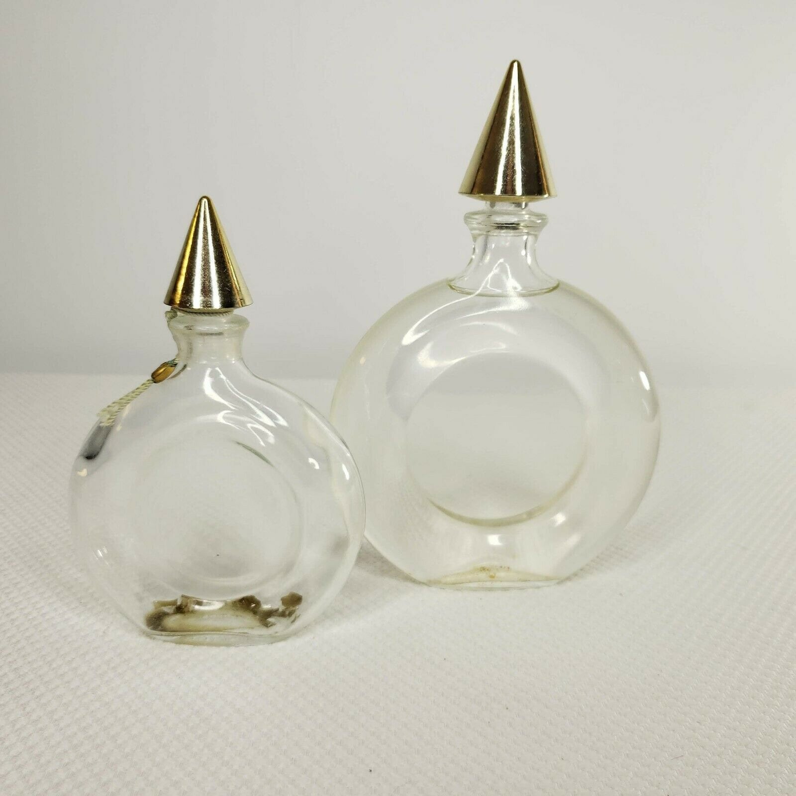 Jahrgang 1970 Guerlain Parfüm-Flaschen Set 2 Runde Made in Frankreich Ein Voller von Etsy - LVPinkPeacock