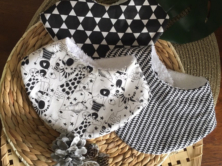 3-Lätzchen Bandana/ Coloris Black & White, Green Jungle & Ananas, Pink Girly Liberty 3-Lätzchen Bandana/ Coloris Black & White, Green Jungle & Ananas, Pink Girly Liberty von Etsy - LaBoutiquedAndrea