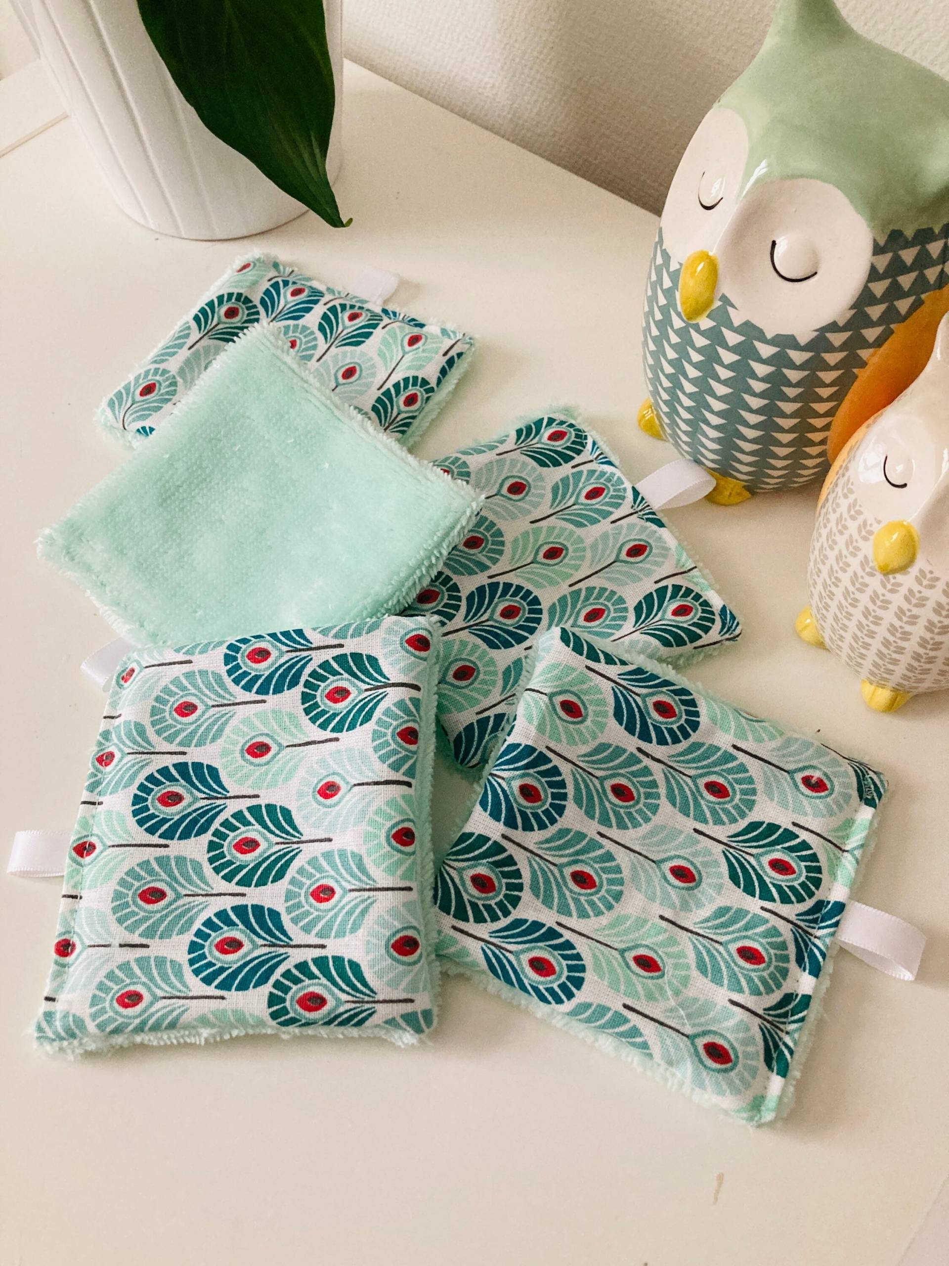 5Er-Pack Waschbare Make-Up-Entferner-Tücher Mit Wassergrünen Pfauenfedern von Etsy - LaCousetteNantaise