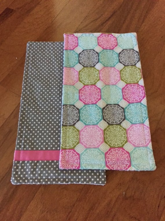 Medaillon Burp Tuch Set Medaillon Burp Tuch Set von Etsy - LadybugsKissBoutique