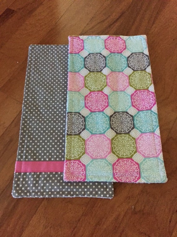 Medaillon Burp Tuch Set Medaillon Burp Tuch Set von Etsy - LadybugsKissBoutique