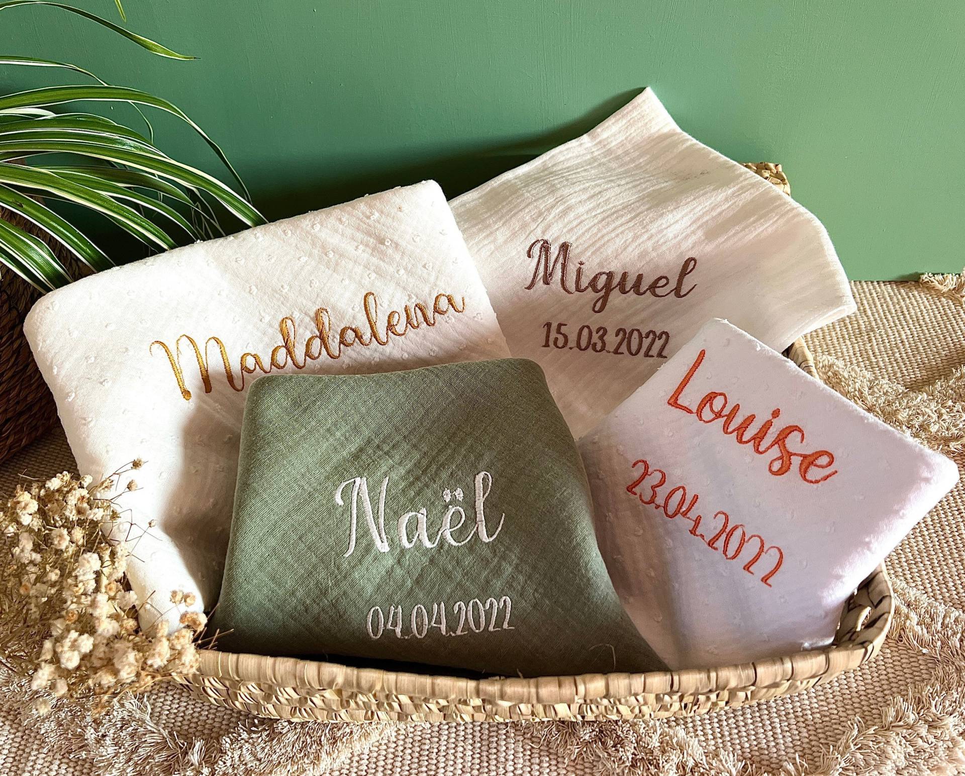 Bestickte Babydecke, Personalisiert, Vorname Und Geburtsdatum, Baumwollgaze, Geburtsgeschenk, Neugeborenes von Etsy - Lamainquicoud