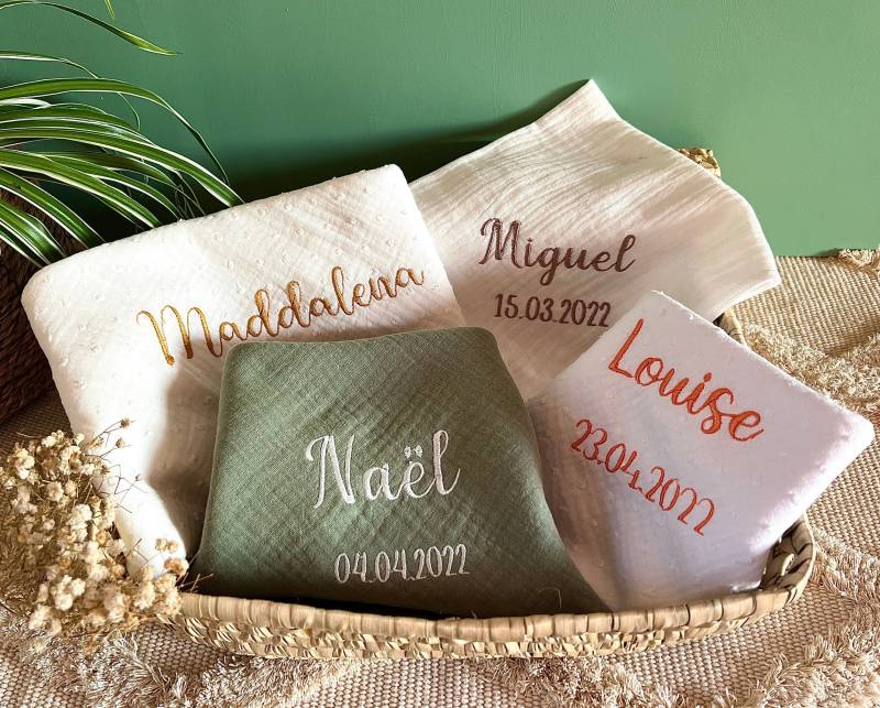 Bestickte Babydecke, Personalisiert, Vorname Und Geburtsdatum, Baumwollgaze, Geburtsgeschenk, Neugeborenes von Etsy - Lamainquicoud