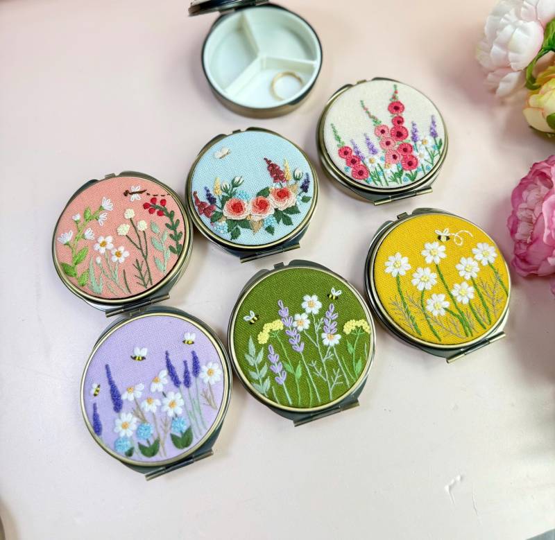 Floral Hand Bestickt Schmuckschatulle, Schmuckschatulle Mit Spiegel, Brautjungfer Geschenk, Valentinstag Muttertagsgeschenk von Etsy - LanahomeCraft