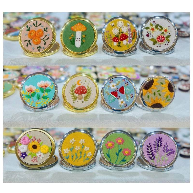 Wilde Blume Gestickter Taschenspiegel Mit Kordelzug, Taschenspiegel, Daisy Spiegel, Schminkspiegel, Brautjungfer Spiegel von Etsy - LanahomeCraft