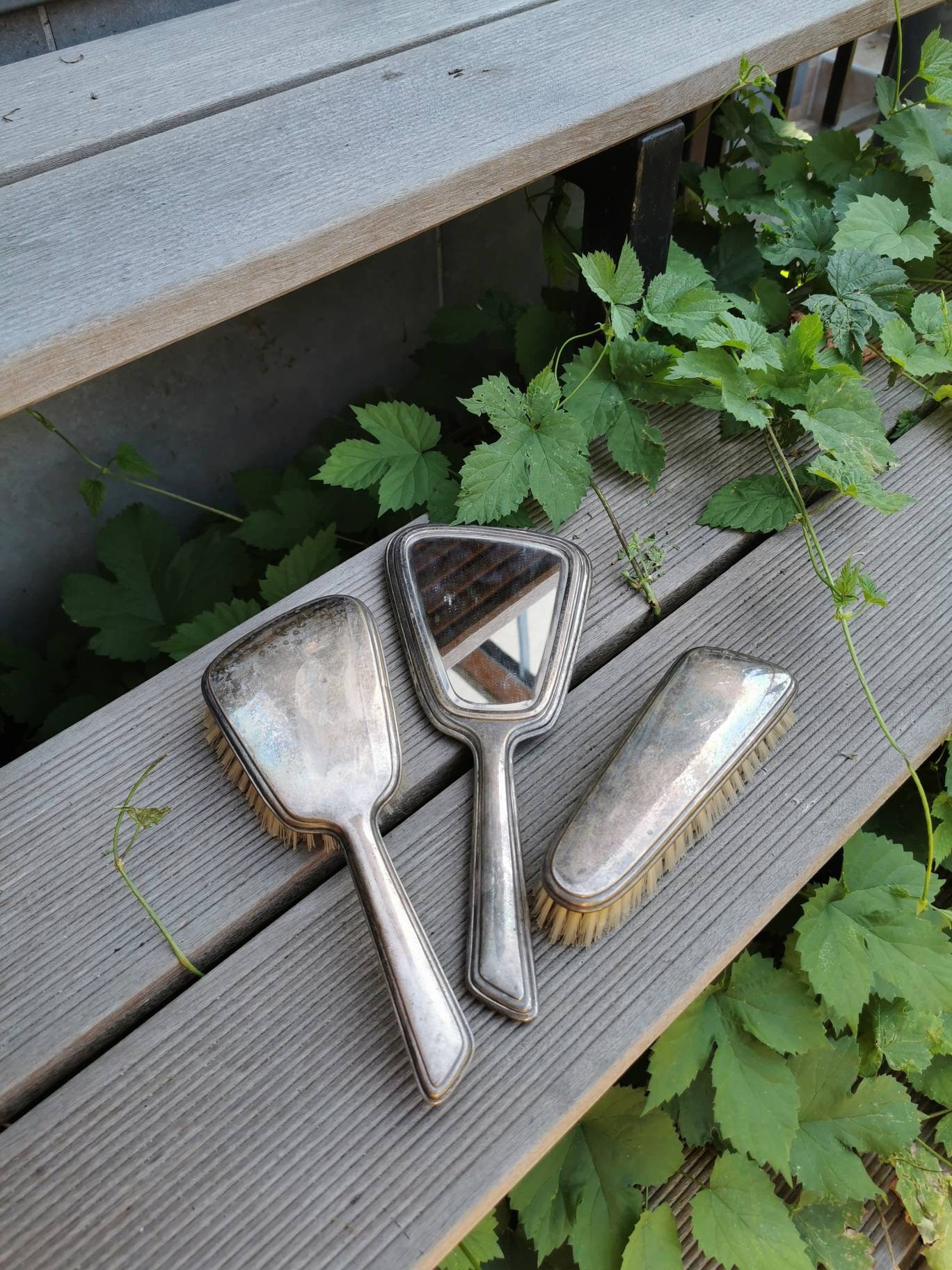 Damengarnitur Kamm Spiegel Frisiergarnitur Versilbert Bürste Art Deco Handspiegel Damengarnitur Kamm Spiegel Frisiergarnitur Versilbert Bürste Art Deco Handspiegel von Etsy - Landmum