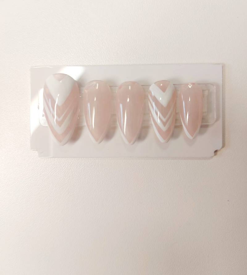 Wiederverwendbare Individuelle Kunstnägel | Press On Nails, 10Er-Set, Hochzeitskollektion 2022 von Etsy - LauraFeeDesOngles