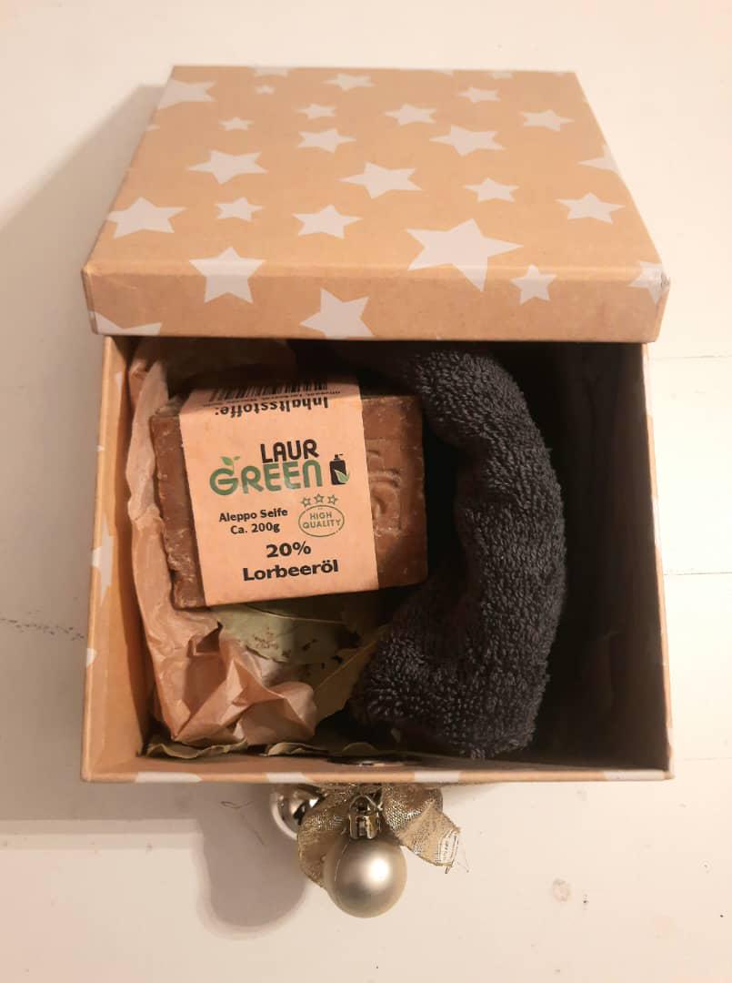 Olivenölseife Mit 20% Lorbeeröl & Körperschwamm - Ein Besonderes Weihnachtsgeschenk Vegan Olivenölseife Mit 20% Lorbeeröl & Körperschwamm - Ein Besonderes Weihnachtsgeschenk Vegan von Etsy - LaurgreenGeschenke