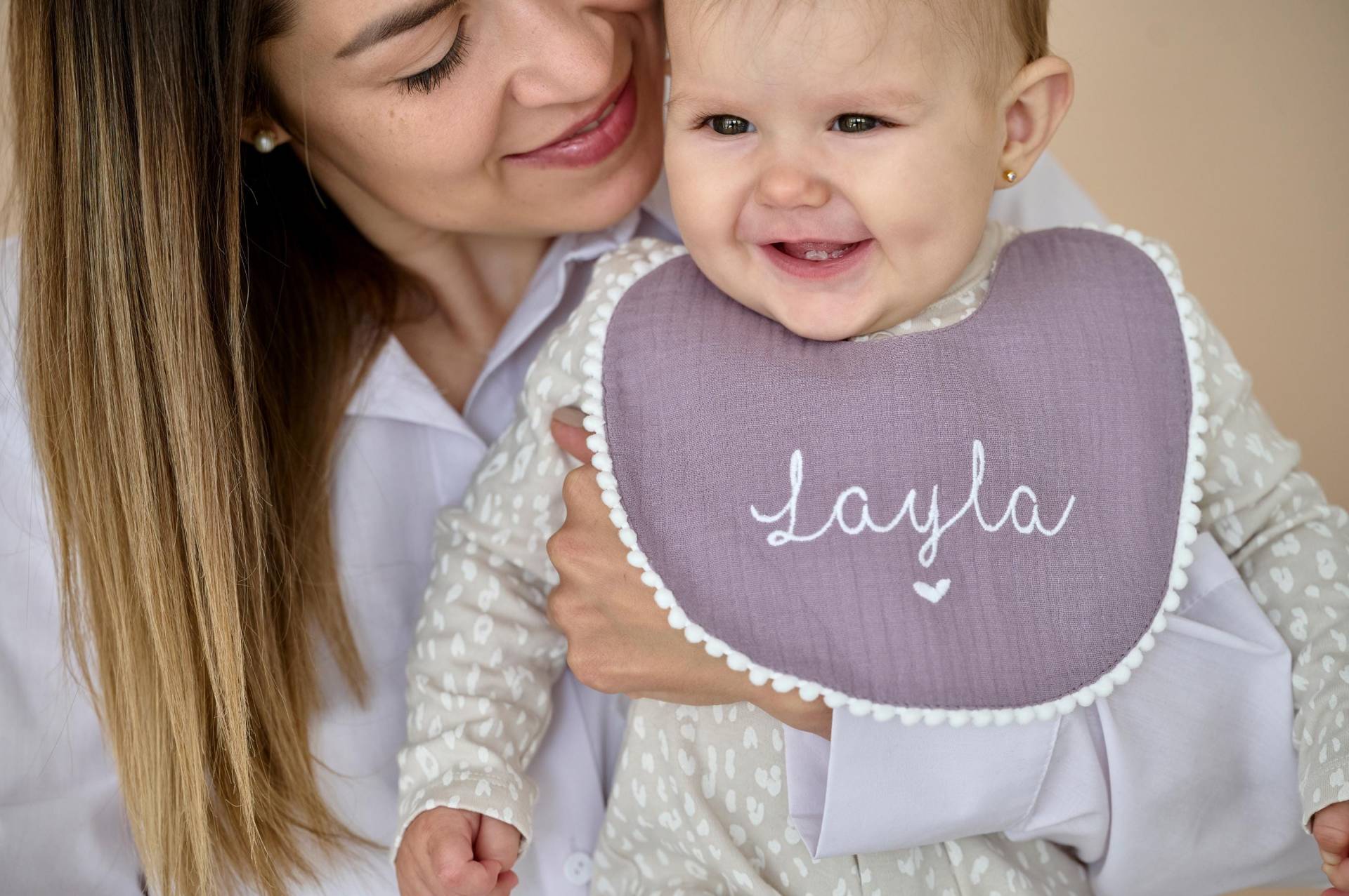 Monogramm Erste Personalisierte Lätzchen, Benutzerdefinierte Name Babylätzchen, Babypartygeschenk, Geschenk Für Baby Monogramm Erste Personalisierte Lätzchen, Benutzerdefinierte Name Babylätzchen, Babypartygeschenk, Geschenk Für Baby von Etsy - LazyBunnyStudio