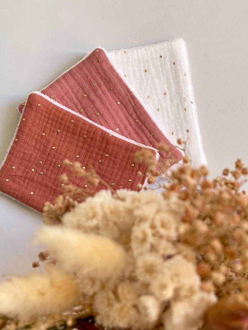 Teerosa Oder Weißes Baumwoll-Bandana-Lätzchen von Etsy - LeGrenierDHuPa