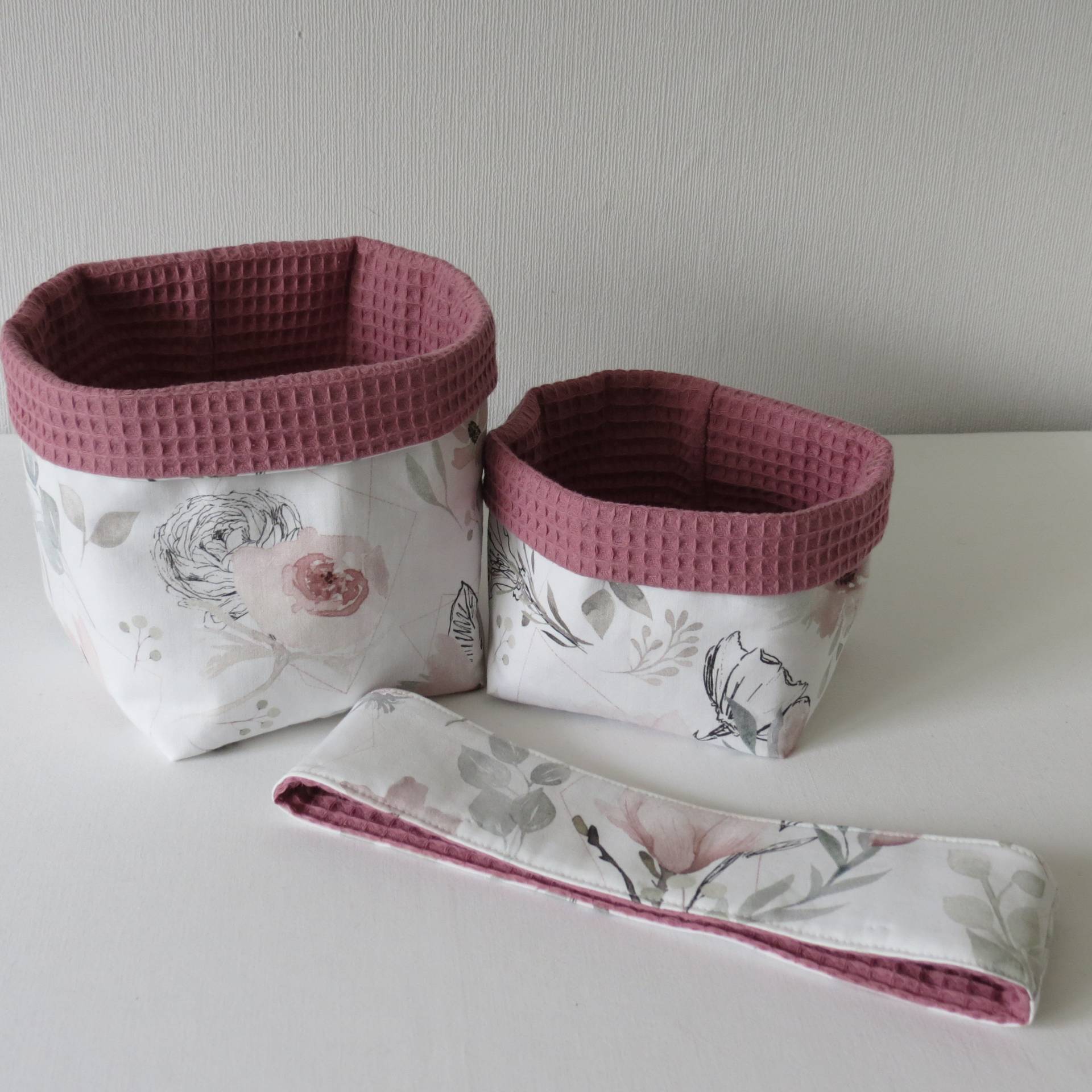 Wickeltischset ~ Magnolie Weiß/Altrosa Wahlweise Mit Oder Ohne Bezug Feuchttücherbox Baumwolle/Waffelpique Wickeltischset ~ Magnolie Weiß/Altrosa Wahlweise Mit Oder Ohne Bezug Feuchttücherbox Baumwolle/Waffelpique von Etsy - LeNiCreativ