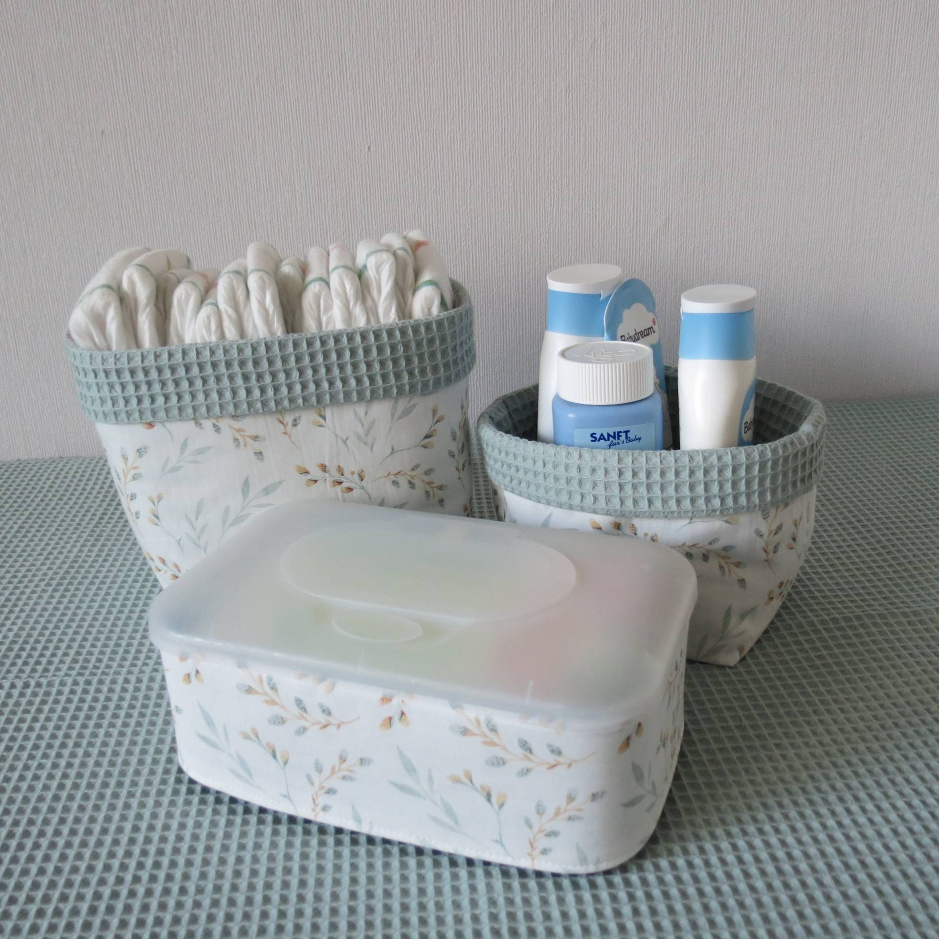 Wickeltischset ~ Weidenzweige Creme/Altgrün Wahlweise Mit Oder Ohne Bezug Feuchttücherbox Baumwolle/Waffelpique Wickeltischset ~ Weidenzweige Creme/Altgrün Wahlweise Mit Oder Ohne Bezug Feuchttücherbox Baumwolle/Waffelpique von Etsy - LeNiCreativ