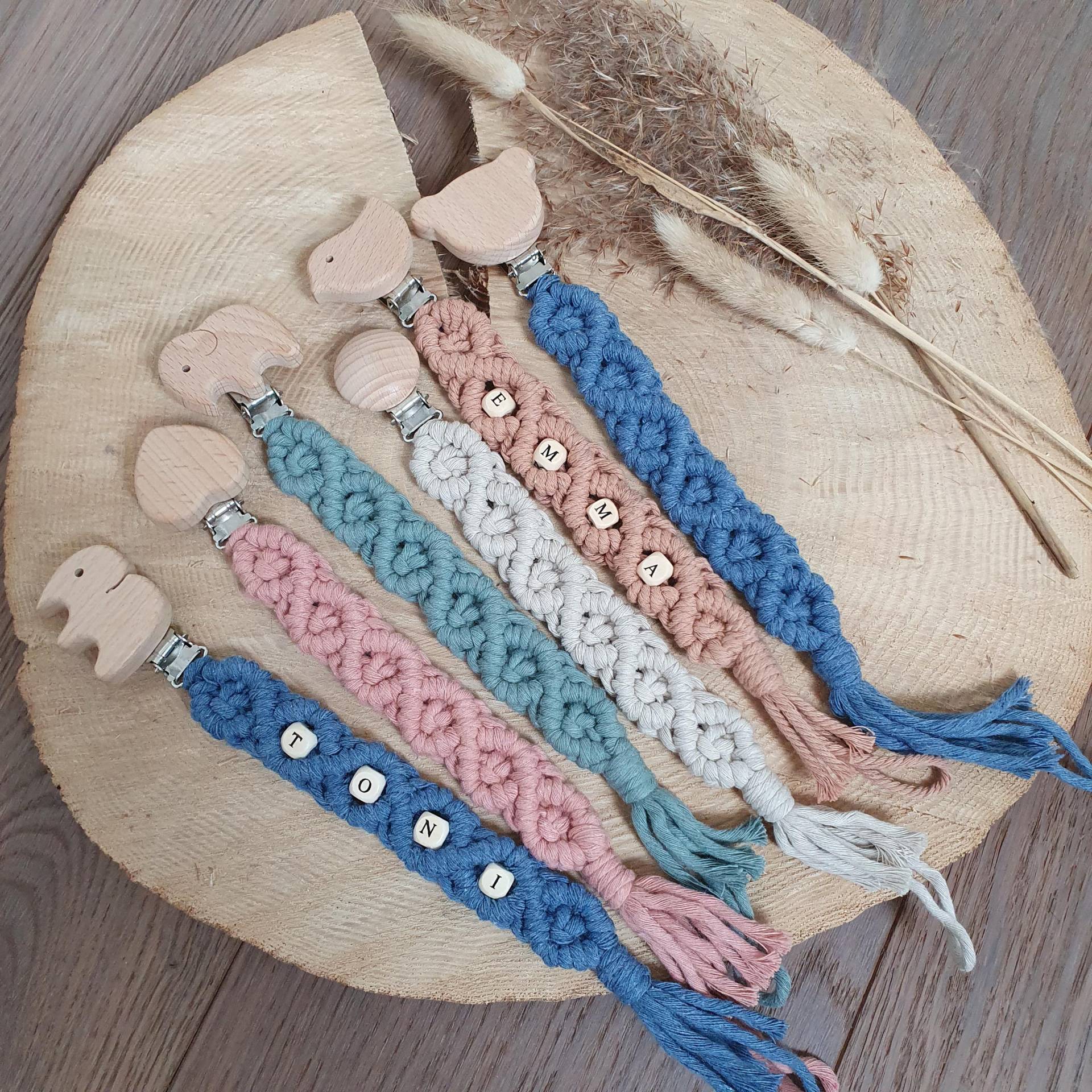 Schnullerkette - Personalisierbar Schnullerkette - Personalisierbar von Etsy - LeTiSAllerlei