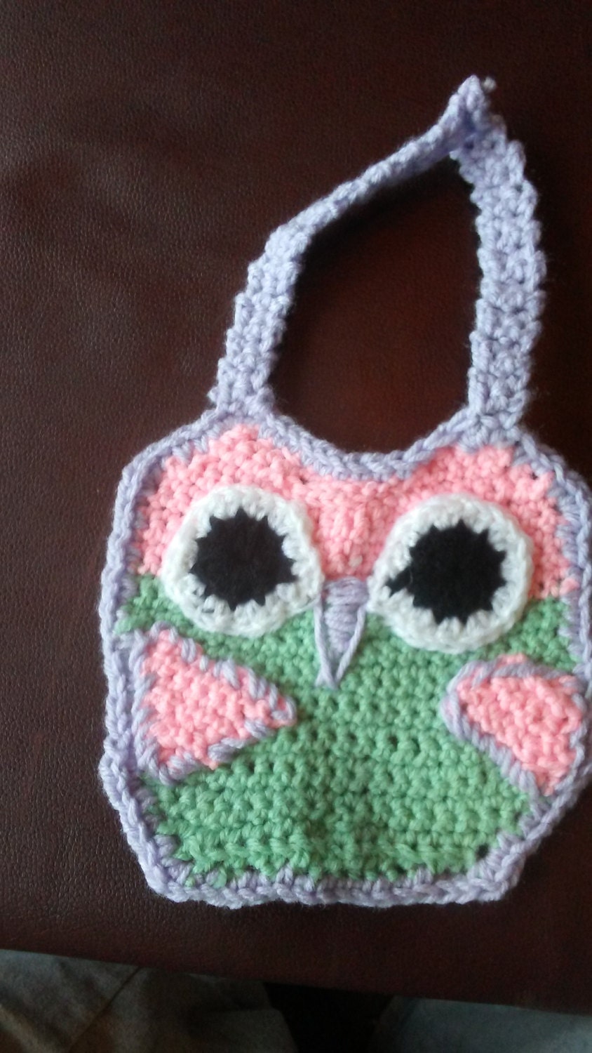 Babylätzchen Eule von Etsy - LeapinLizardCrochet