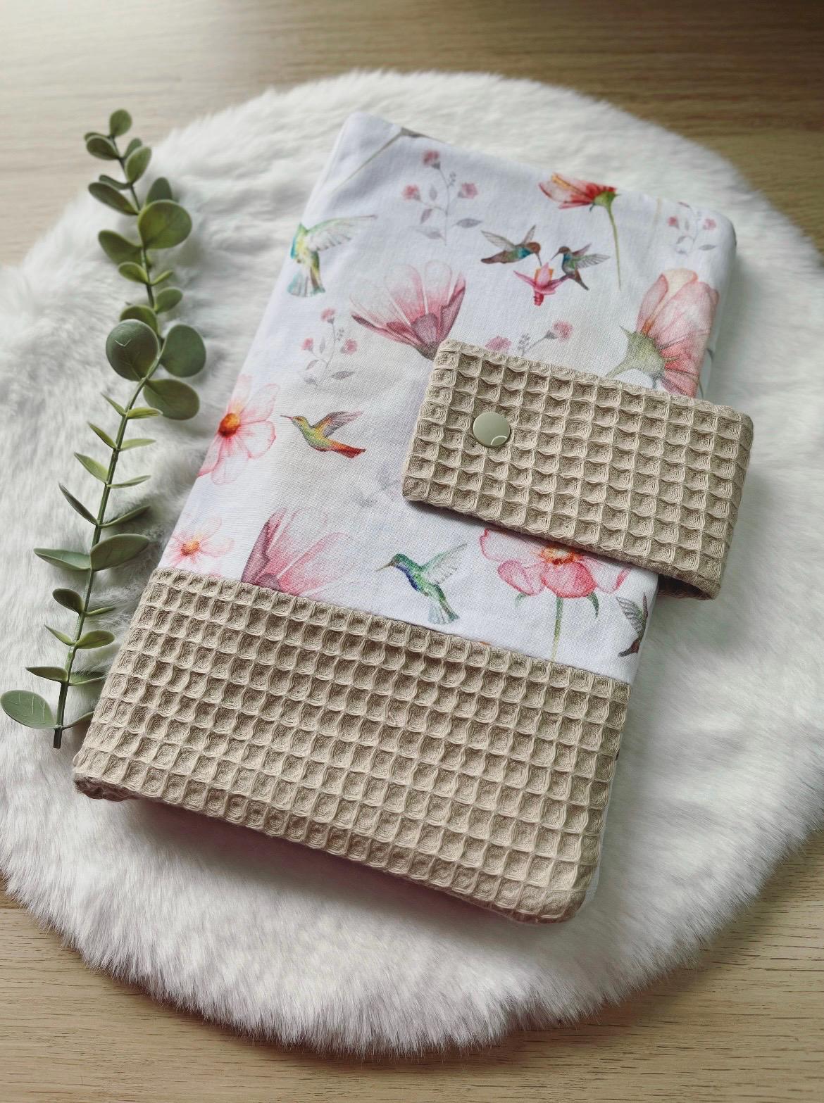 Handmade Windeltasche/Wickeltasche Utensilo Aufbewahrungskörbchen Wickeltischkörbchen Kinderzimmer Baby - Bunte Kolibris Handmade Windeltasche/Wickeltasche Utensilo Aufbewahrungskörbchen Wickeltischkörbchen Kinderzimmer Baby - Bunte Kolibris von Etsy - LeasNaehtraum