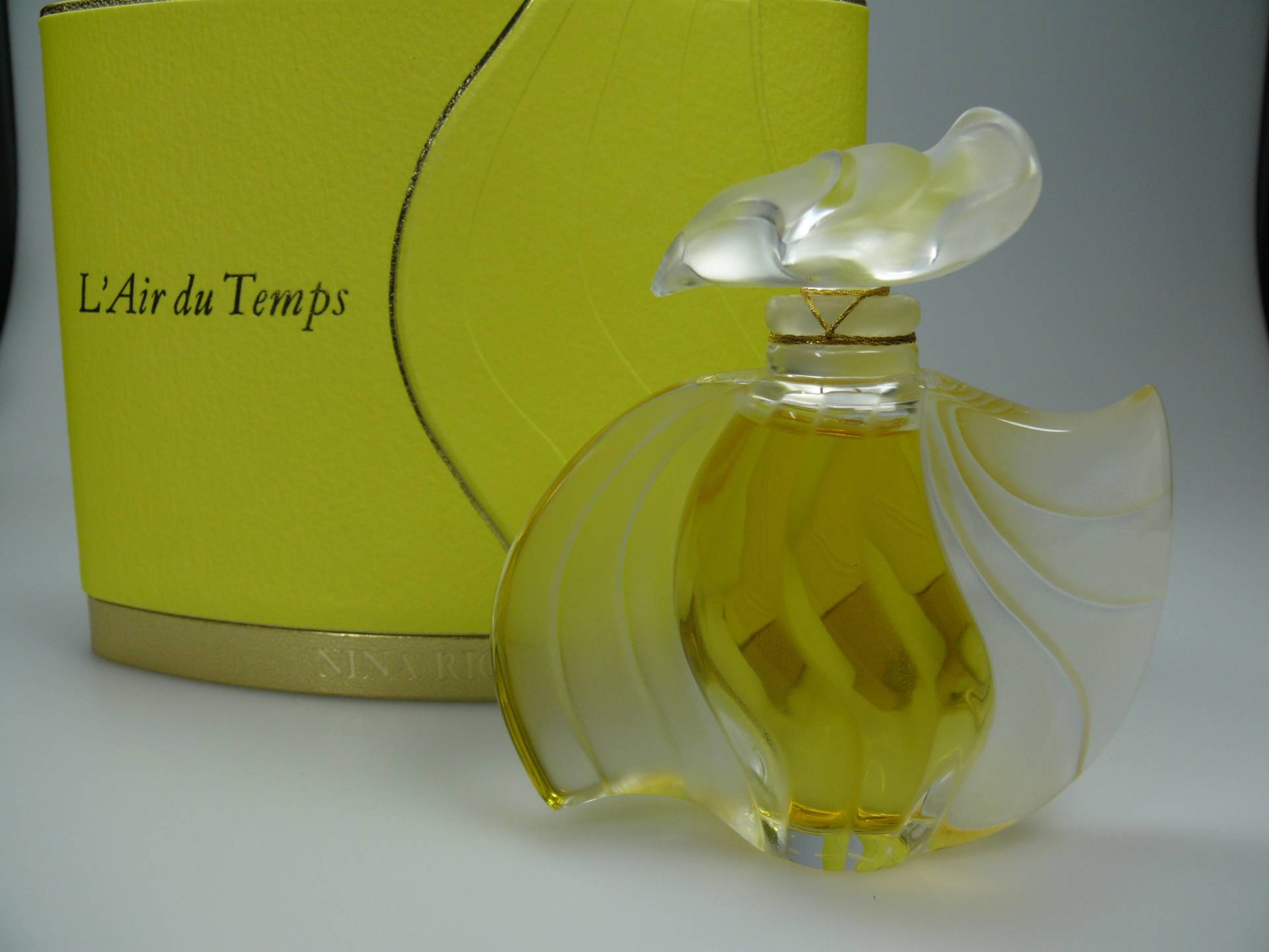 Nummerierte Flasche Sonderedition Kristall Lalique "Air Du Temps" Von Nina Ricci Heute Nicht Gefunden von Etsy - Lecolibribleu