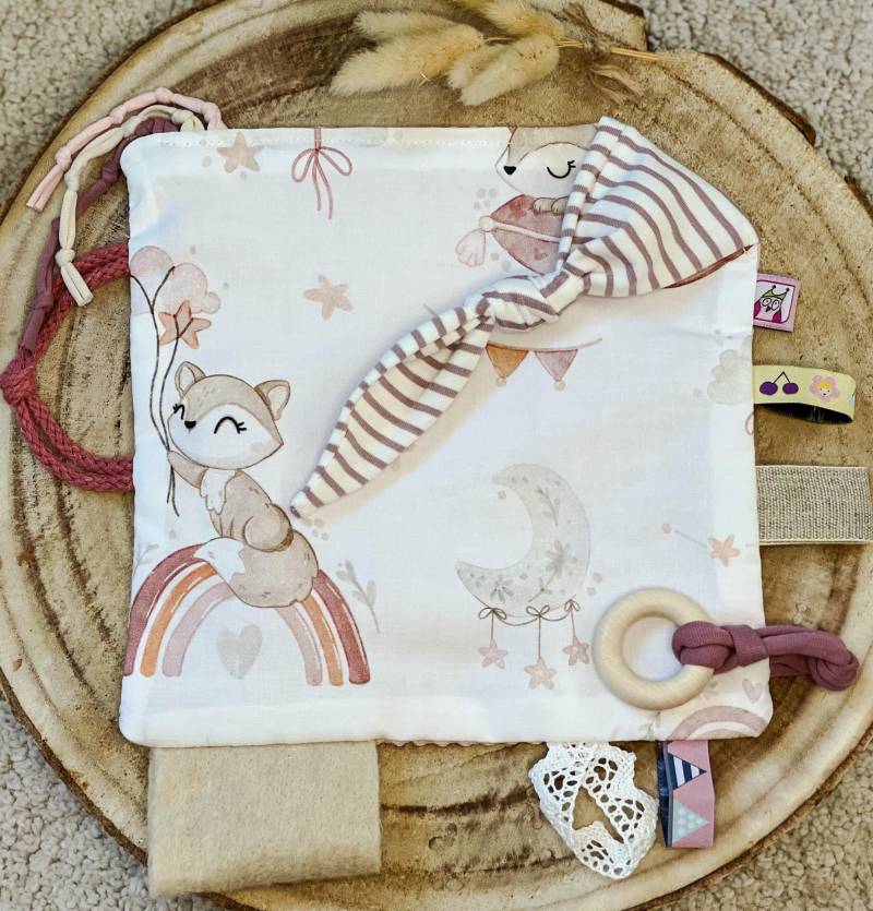 Knistertuch Baby Bio Baumwolle Mit Greifring in Rosa - Personalisierbar Name Motorikspielzeug Bändern & Naturholzring von Etsy - LemiLiebe