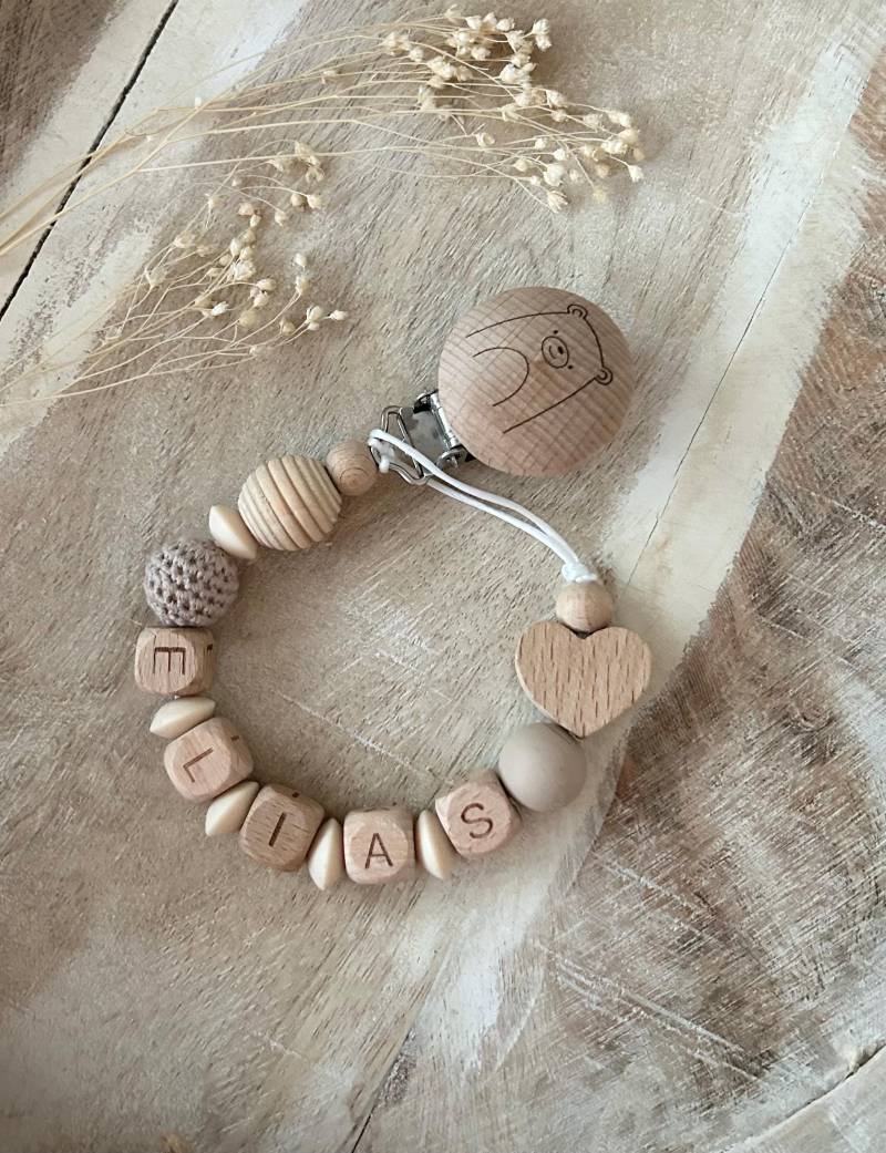 Personalisierte Schnullerkette Mit Namen Für Jungen Und Mädchen | Clip Bär Häkelperlen Geschenk Zur Taufe, Geburt Oder Babyparty von Etsy - LemonandCocoa