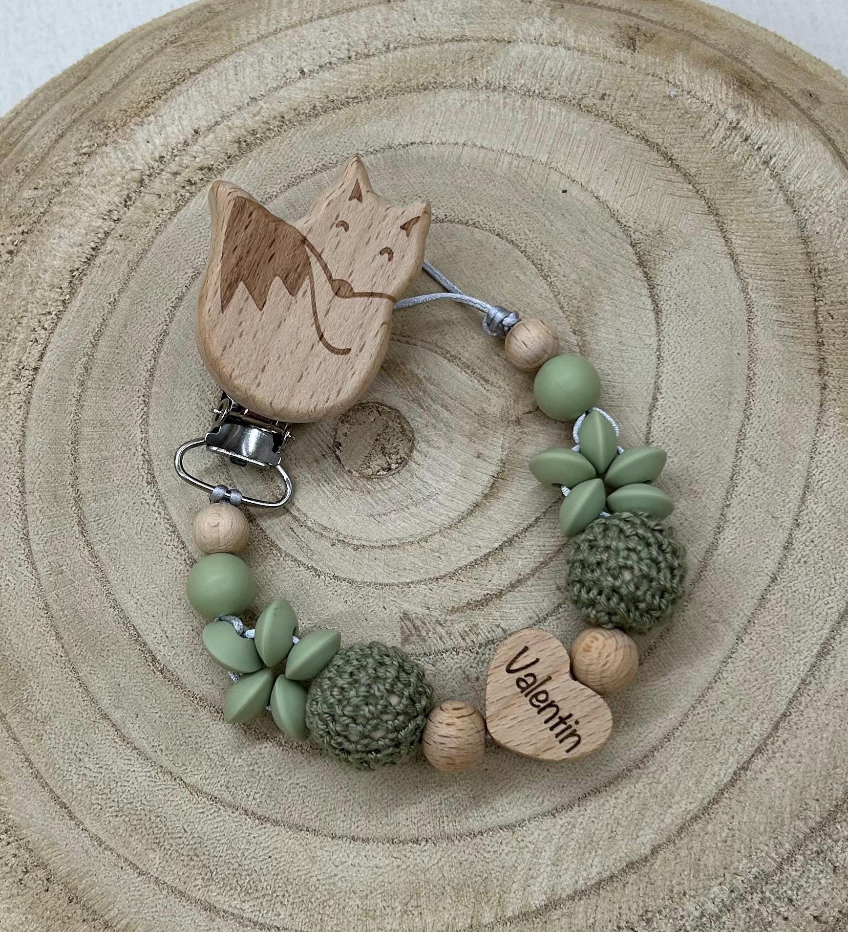 Schnullerkette Graviert Geschenk Taufe/Geburt Verschiedene Schriftarten Clips Babygeschenk Taufgeschenk Schnullerkette Graviert Geschenk Taufe/Geburt Verschiedene Schriftarten Clips Babygeschenk Taufgeschenk von Etsy - LemonandCocoa